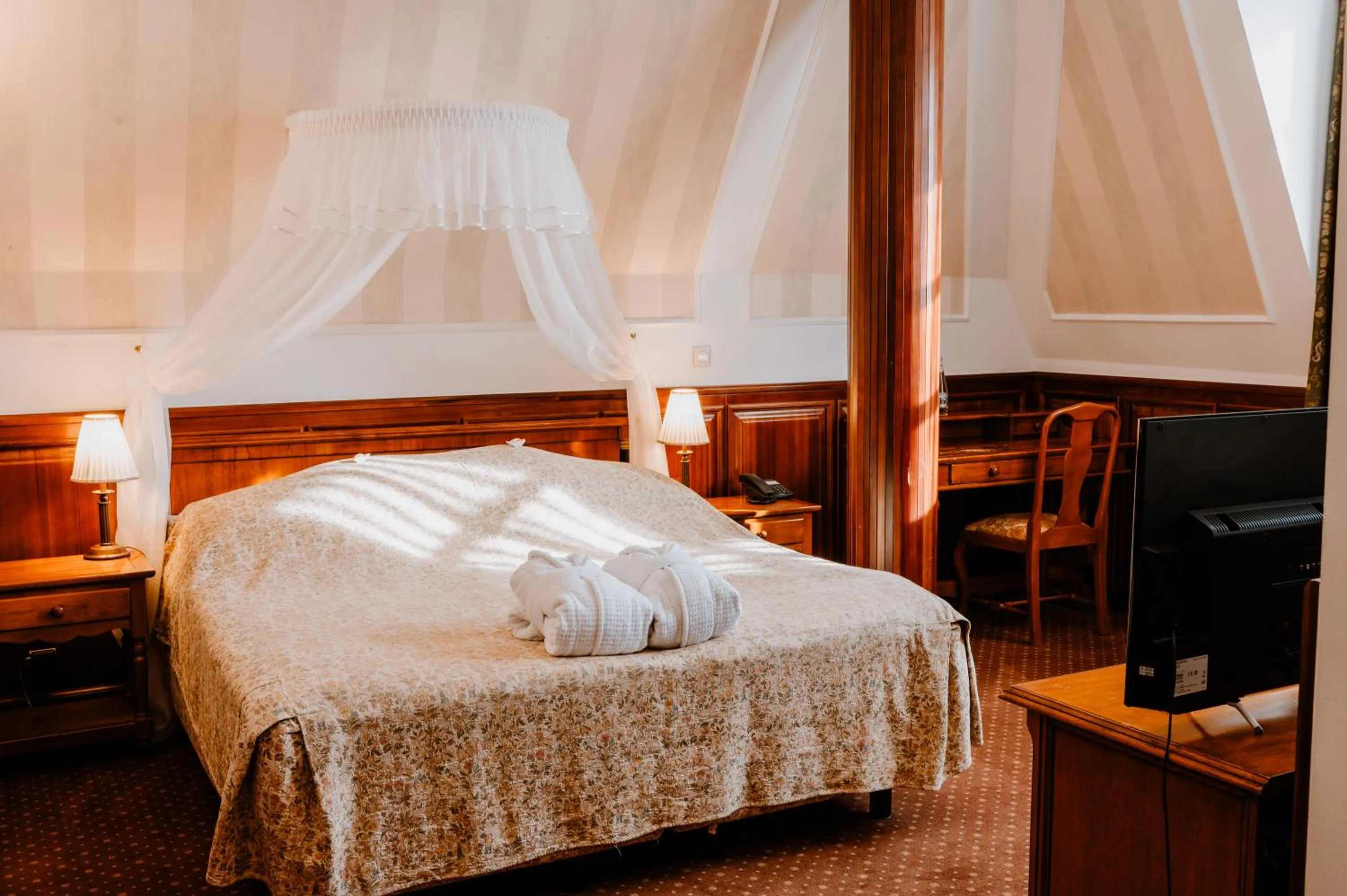 Bed in Kastélyhotel Sasvár Resort