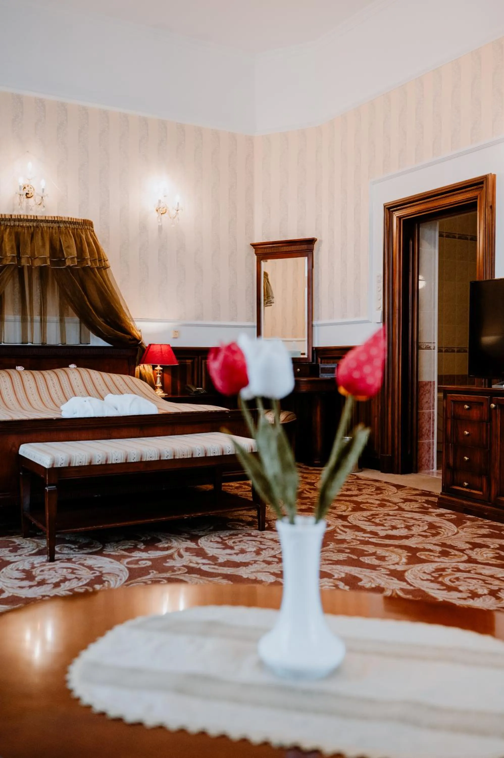 Bed in Kastélyhotel Sasvár Resort