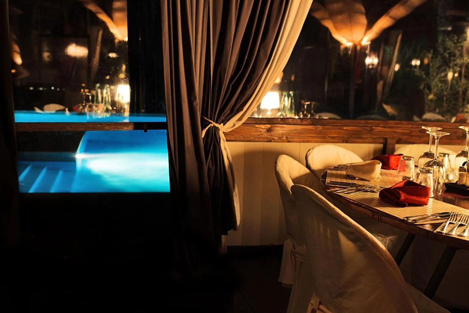 Restaurant/places to eat in Almanuda Naturist Village