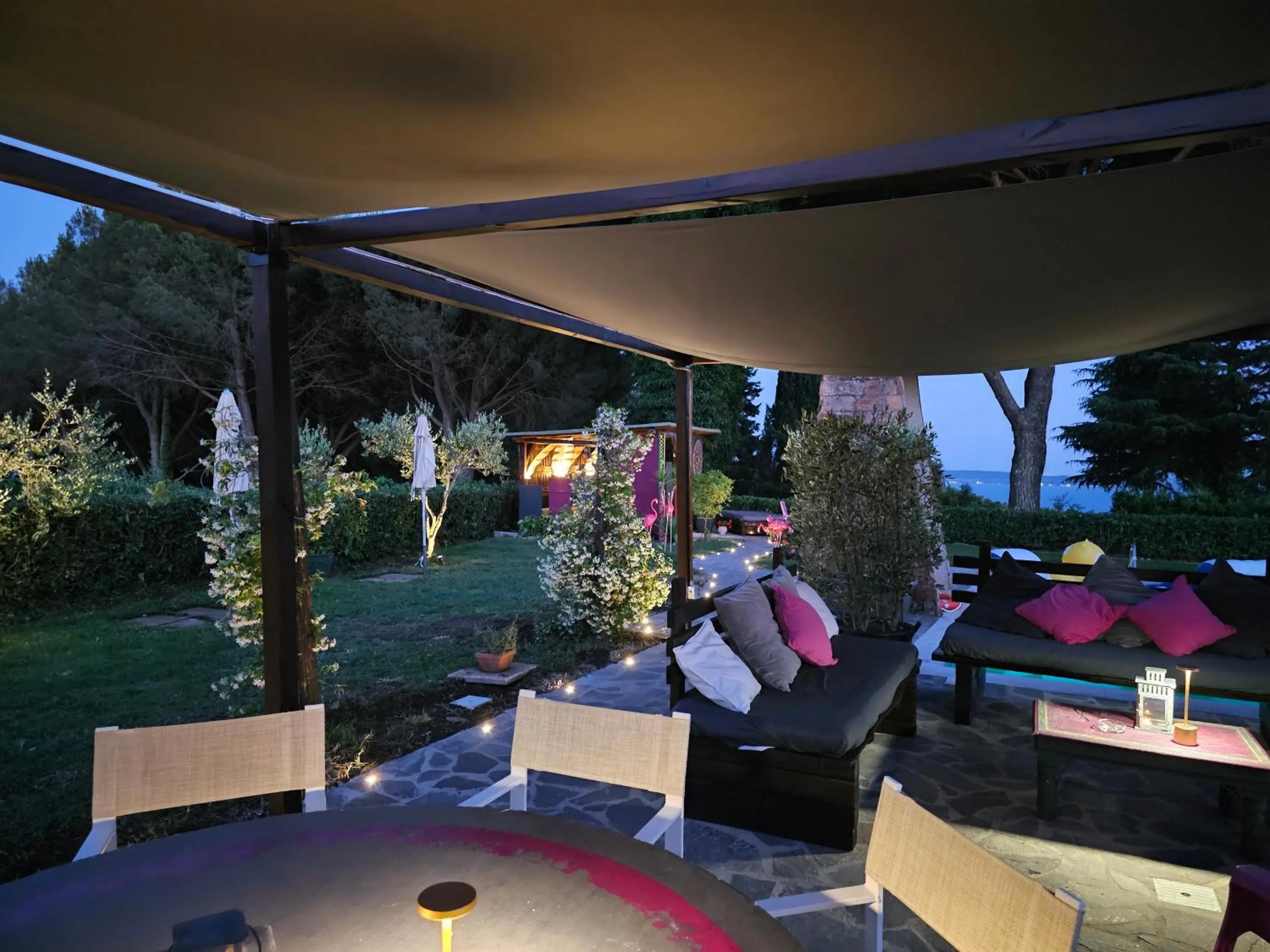 Restaurant/places to eat in Almanuda Naturist Village