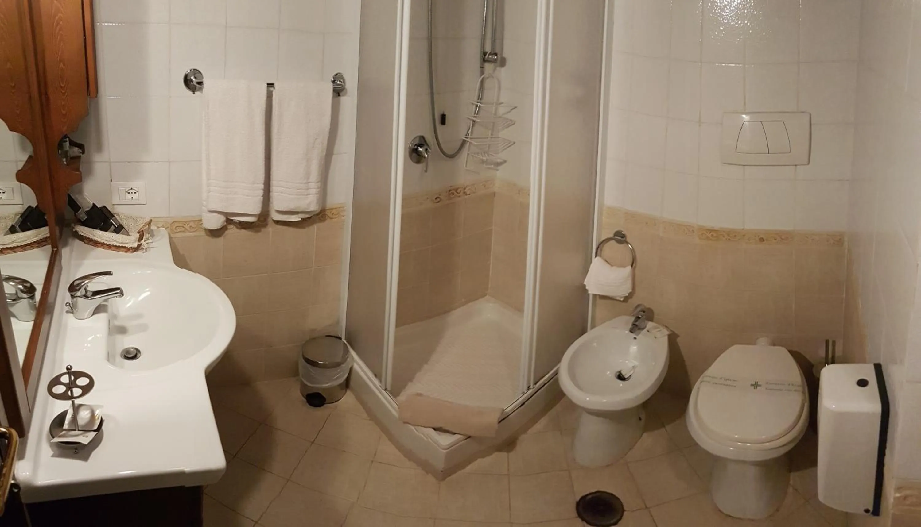 Shower in Almanuda Naturist Village