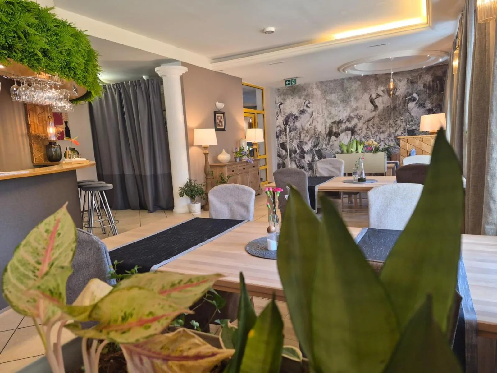 Restaurant/places to eat in Delta In