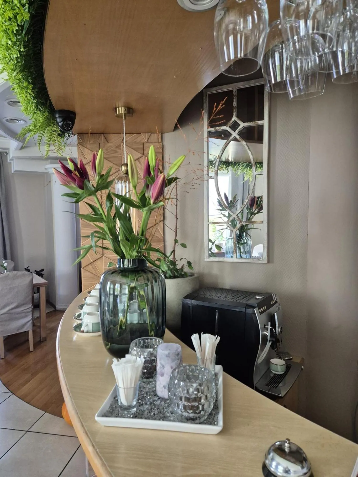 Restaurant/places to eat in Delta In