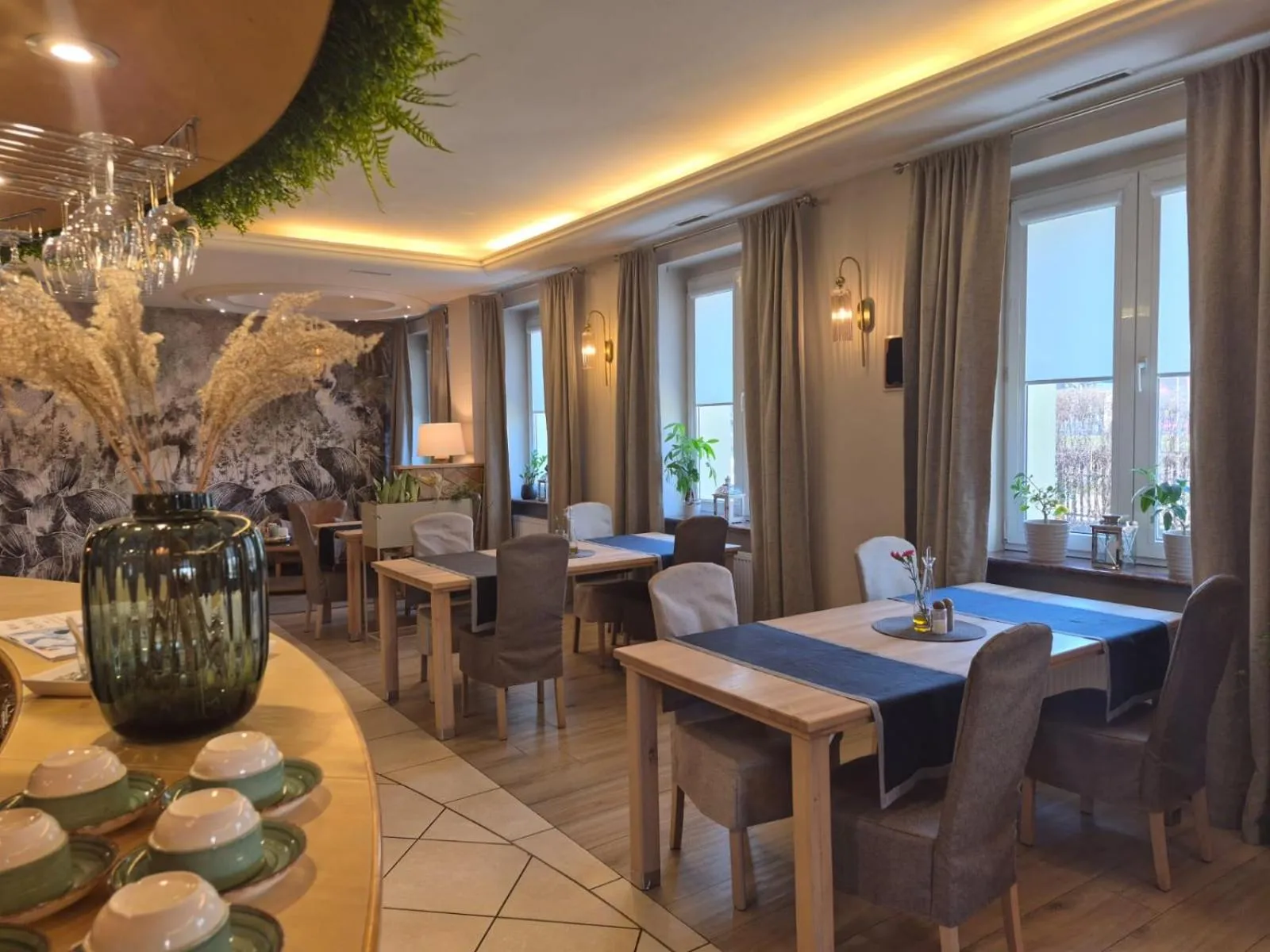 Restaurant/places to eat in Delta In