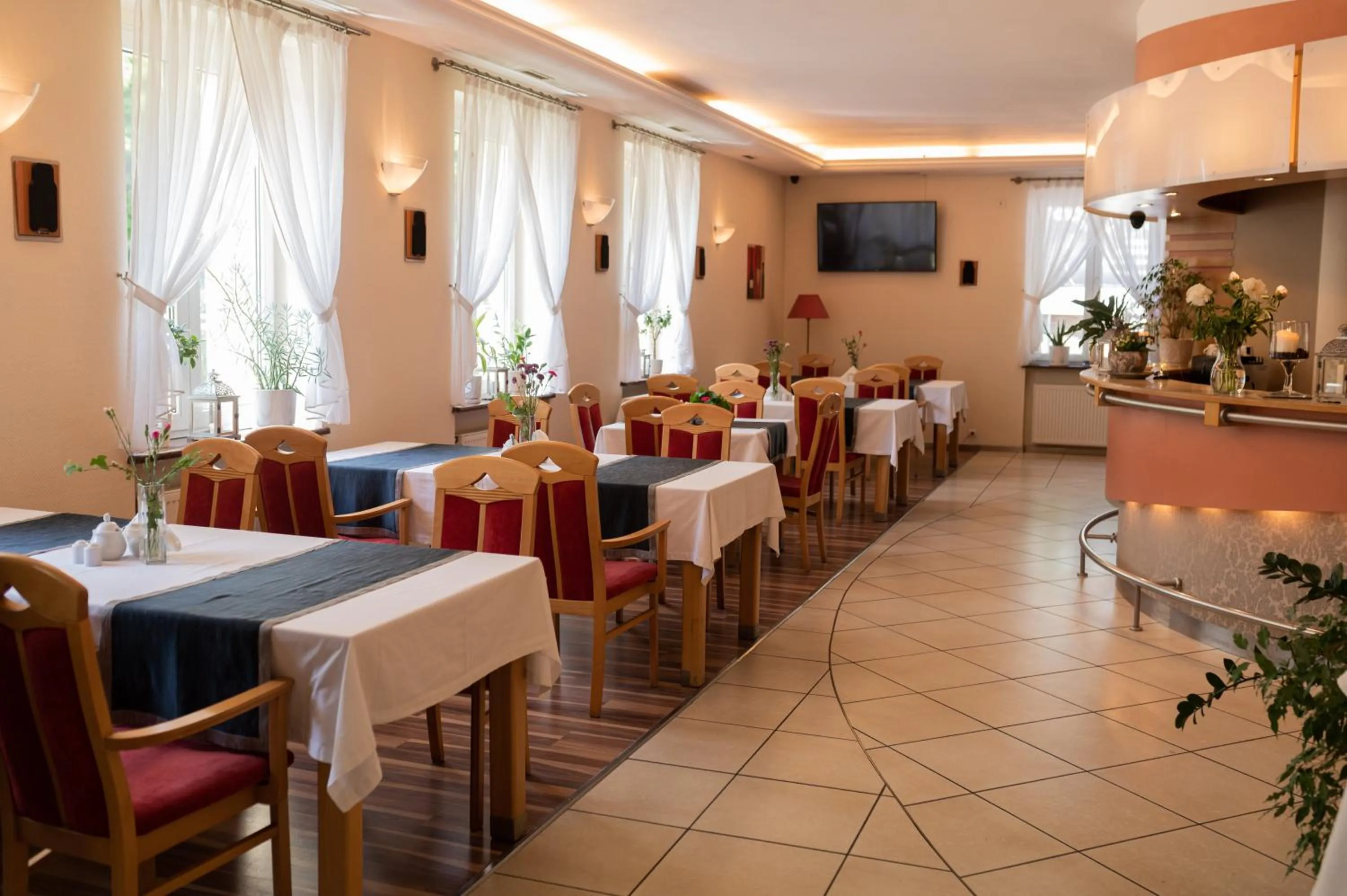 Restaurant/places to eat in Delta In