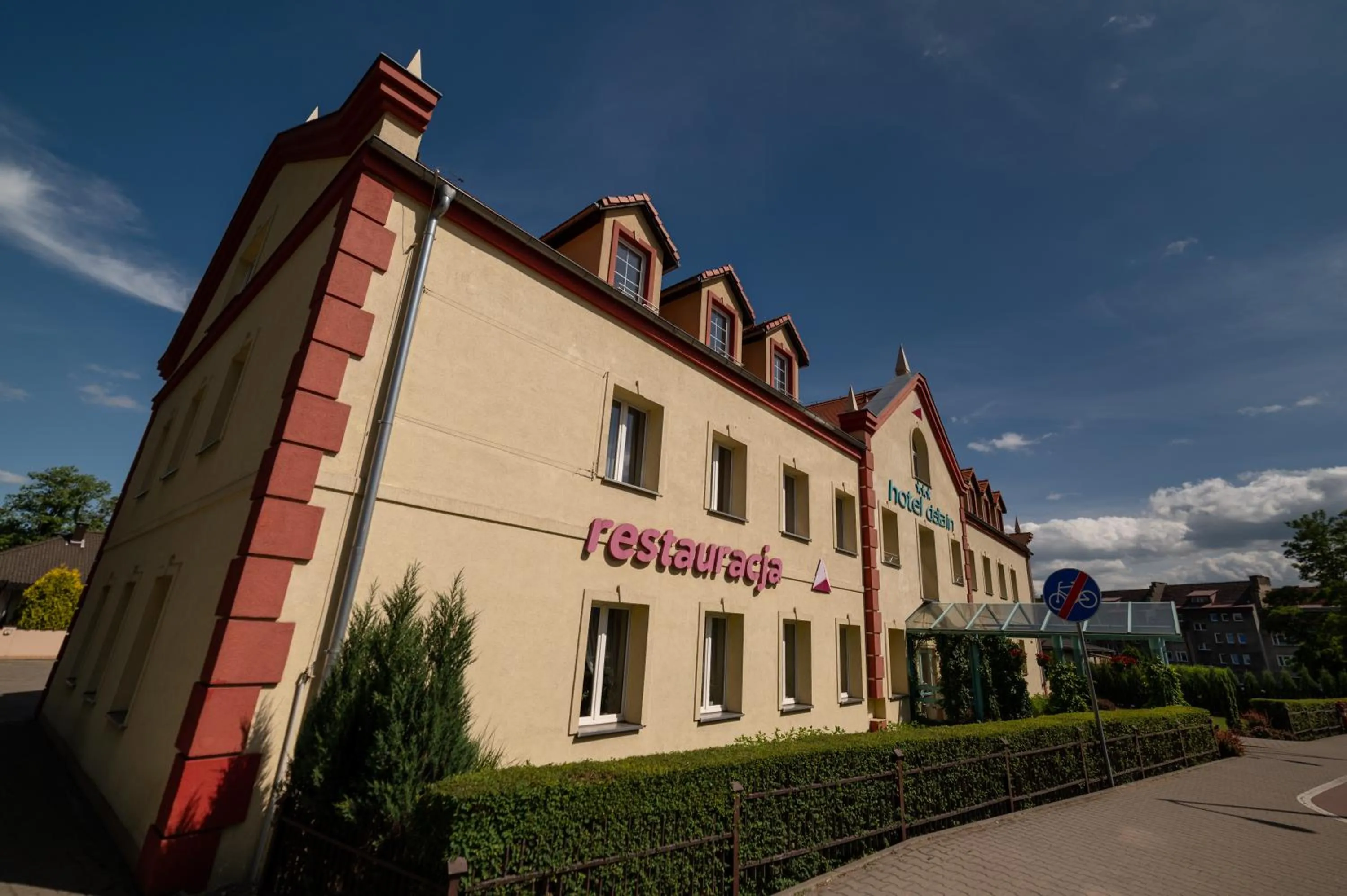 Restaurant/places to eat in Delta In