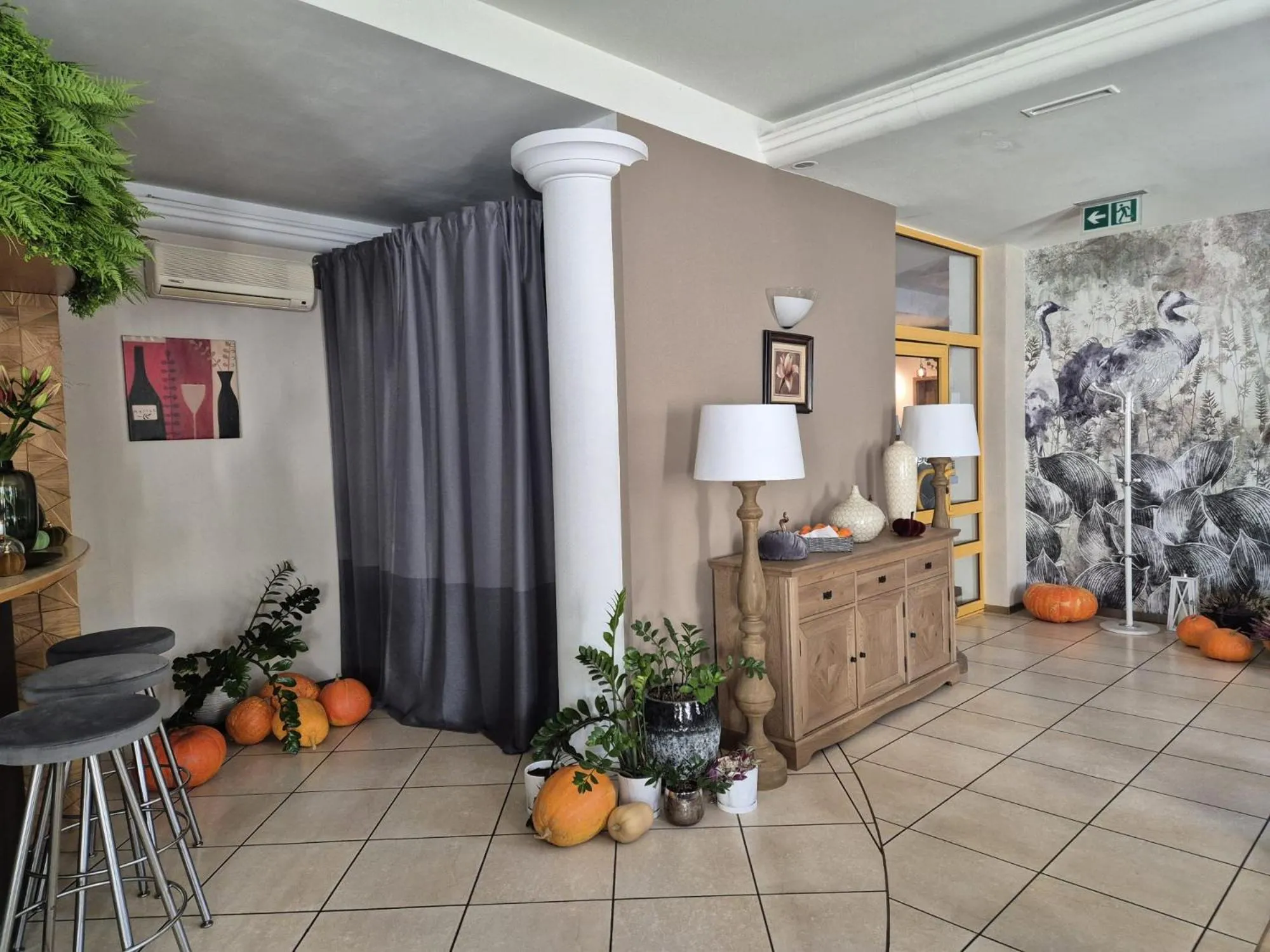 Restaurant/places to eat in Delta In