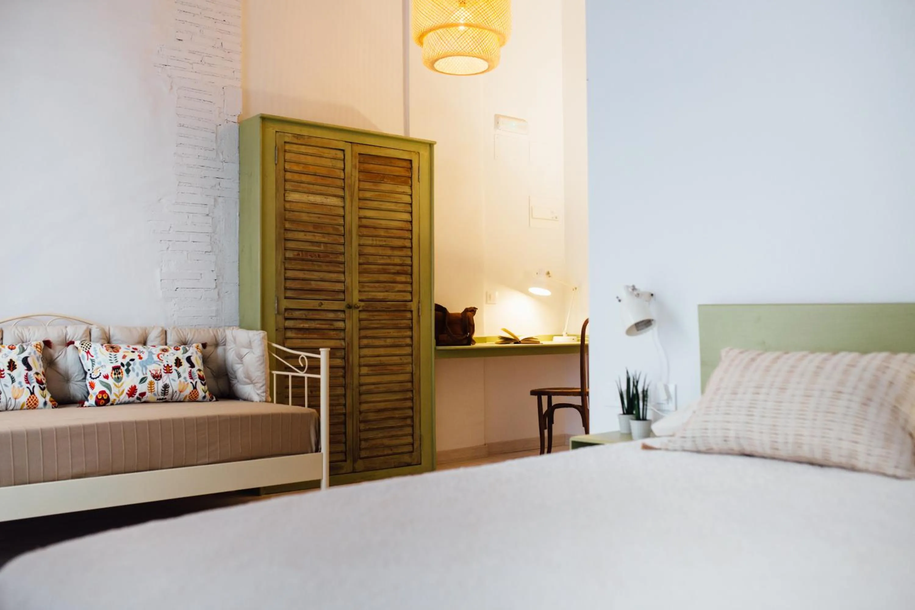 Decorative detail, Bed in OttoH Charm Stay