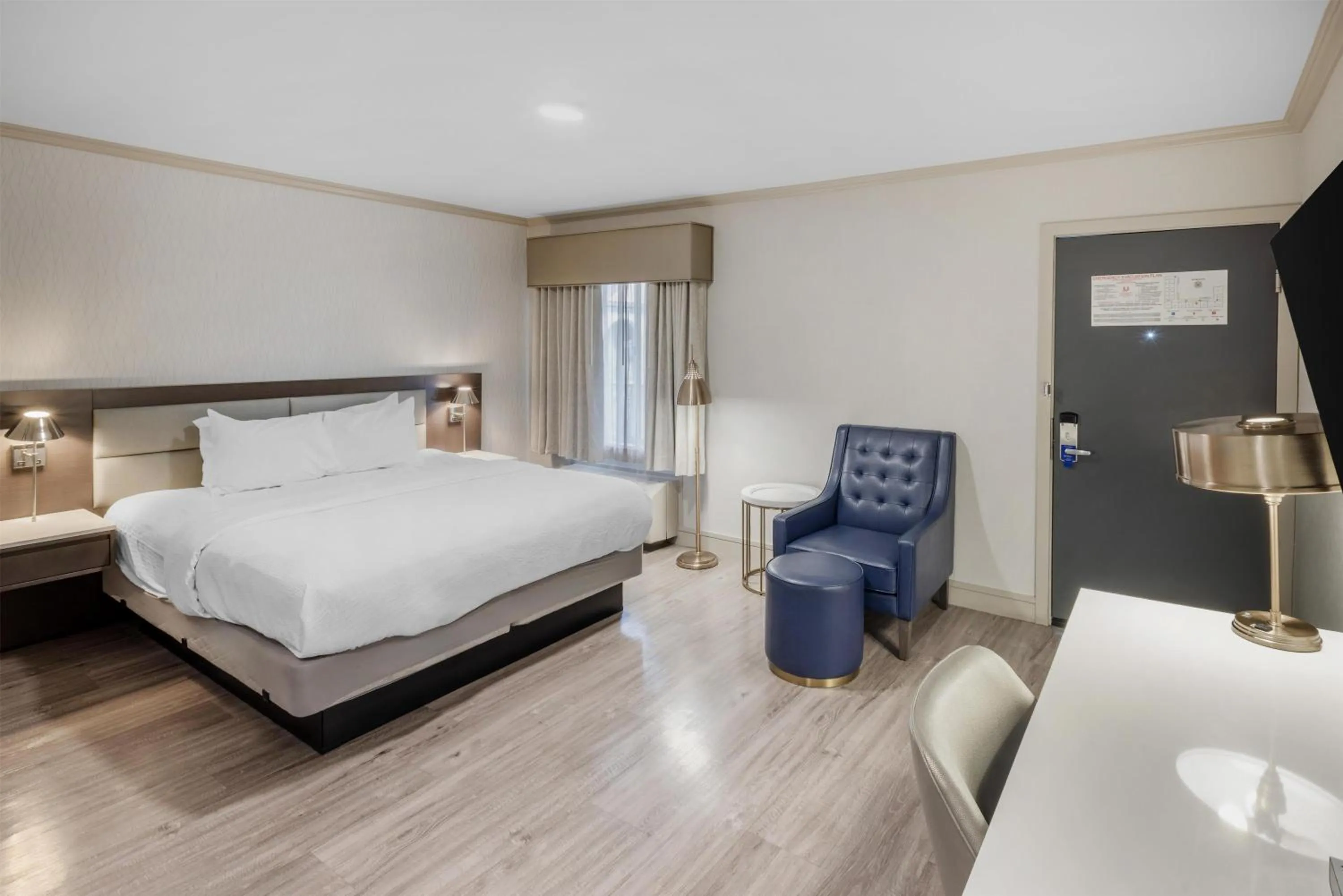 Bedroom, Bed in Best Western Plus Executive Suites
