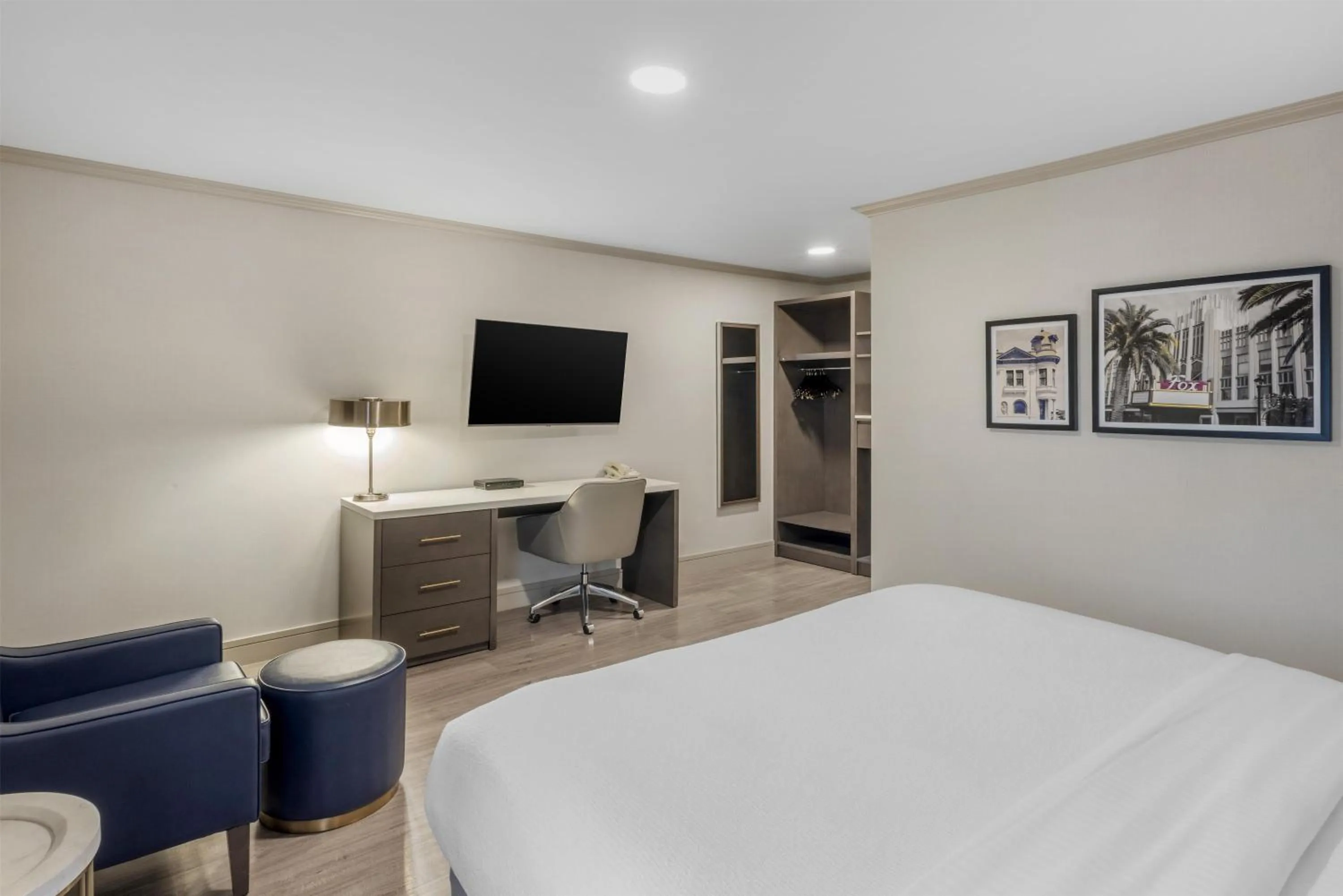 Bedroom, Bed in Best Western Plus Executive Suites