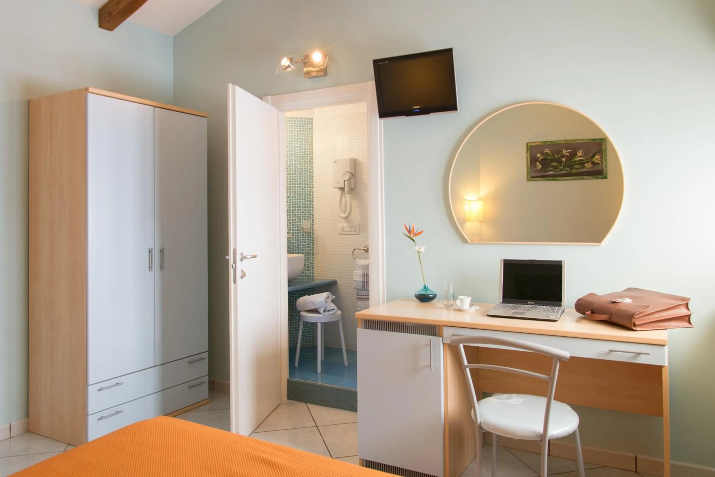 Photo of the whole room, Bed in Minihotel IRIS