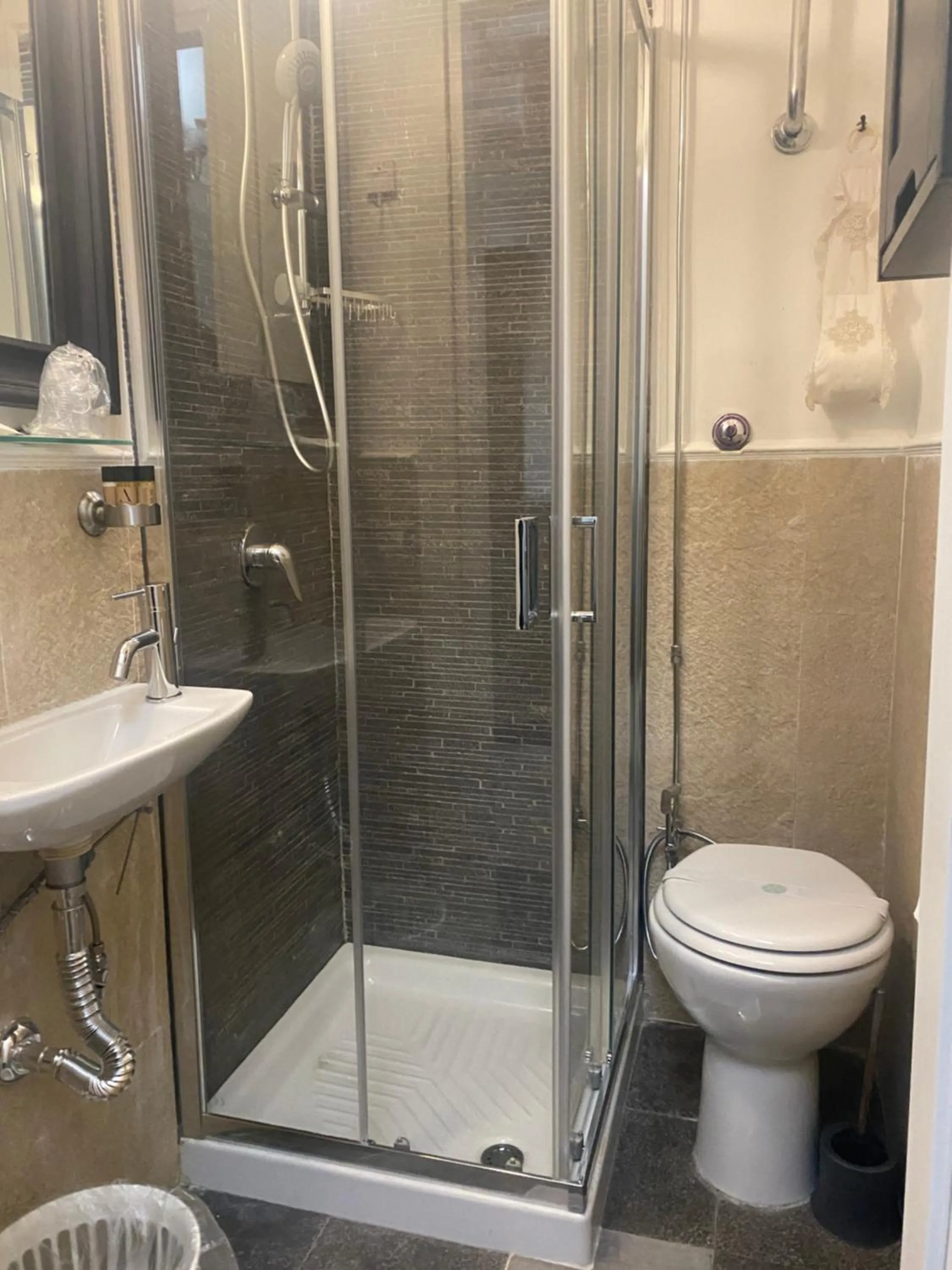 Shower in Hotel Plebiscito Aparthotel