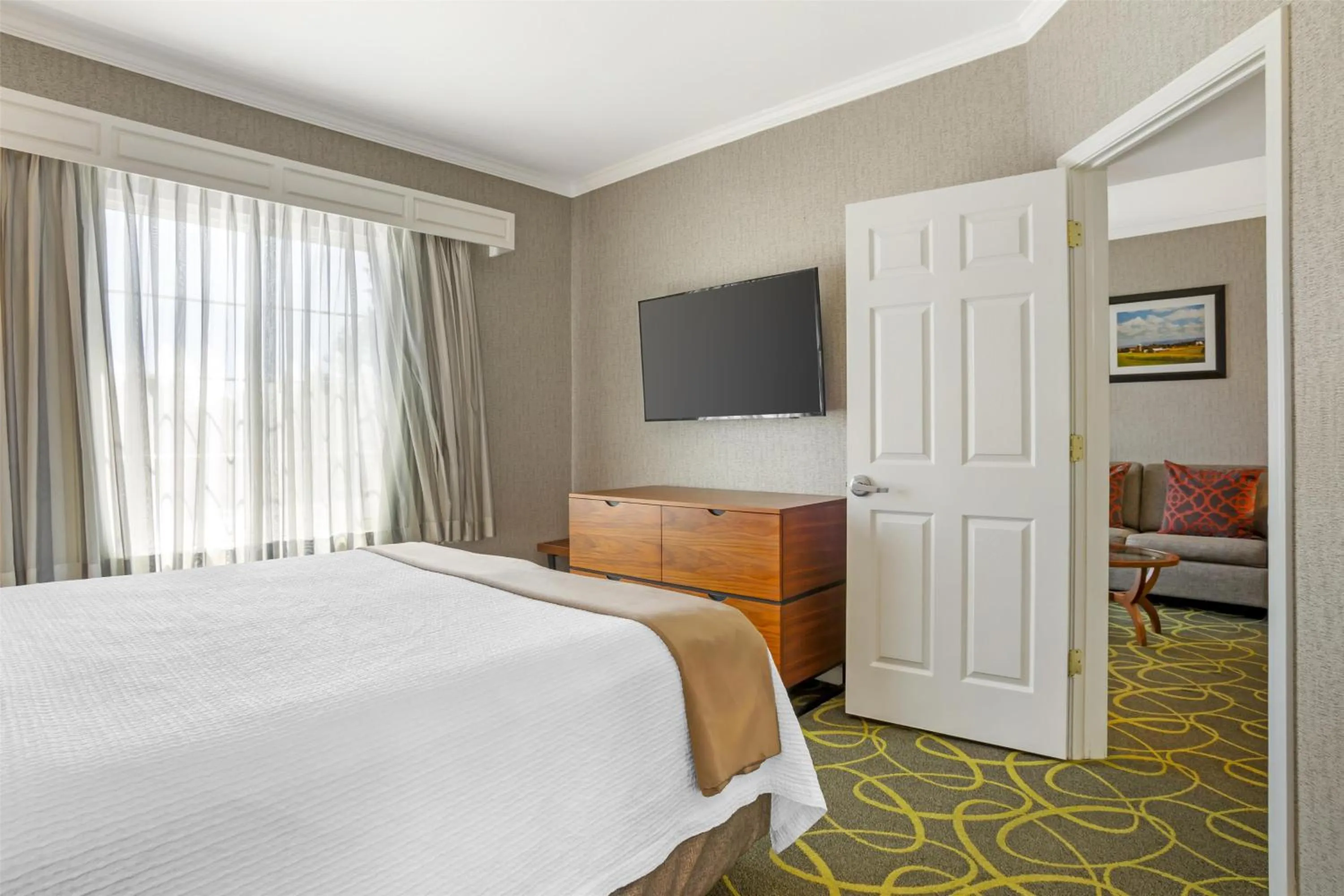 Photo of the whole room, Bed in Best Western Plus Dixon Davis