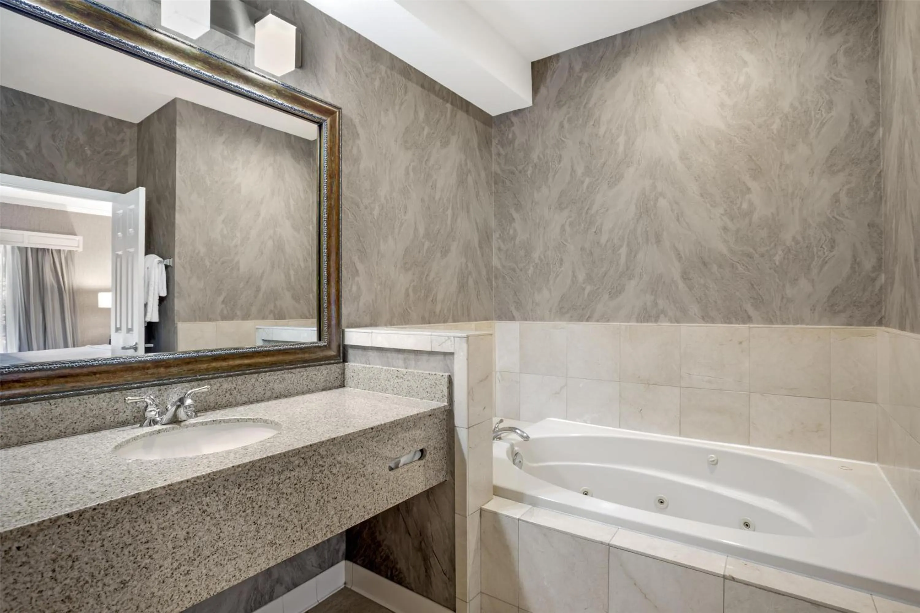 Bathroom in Best Western Plus Dixon Davis