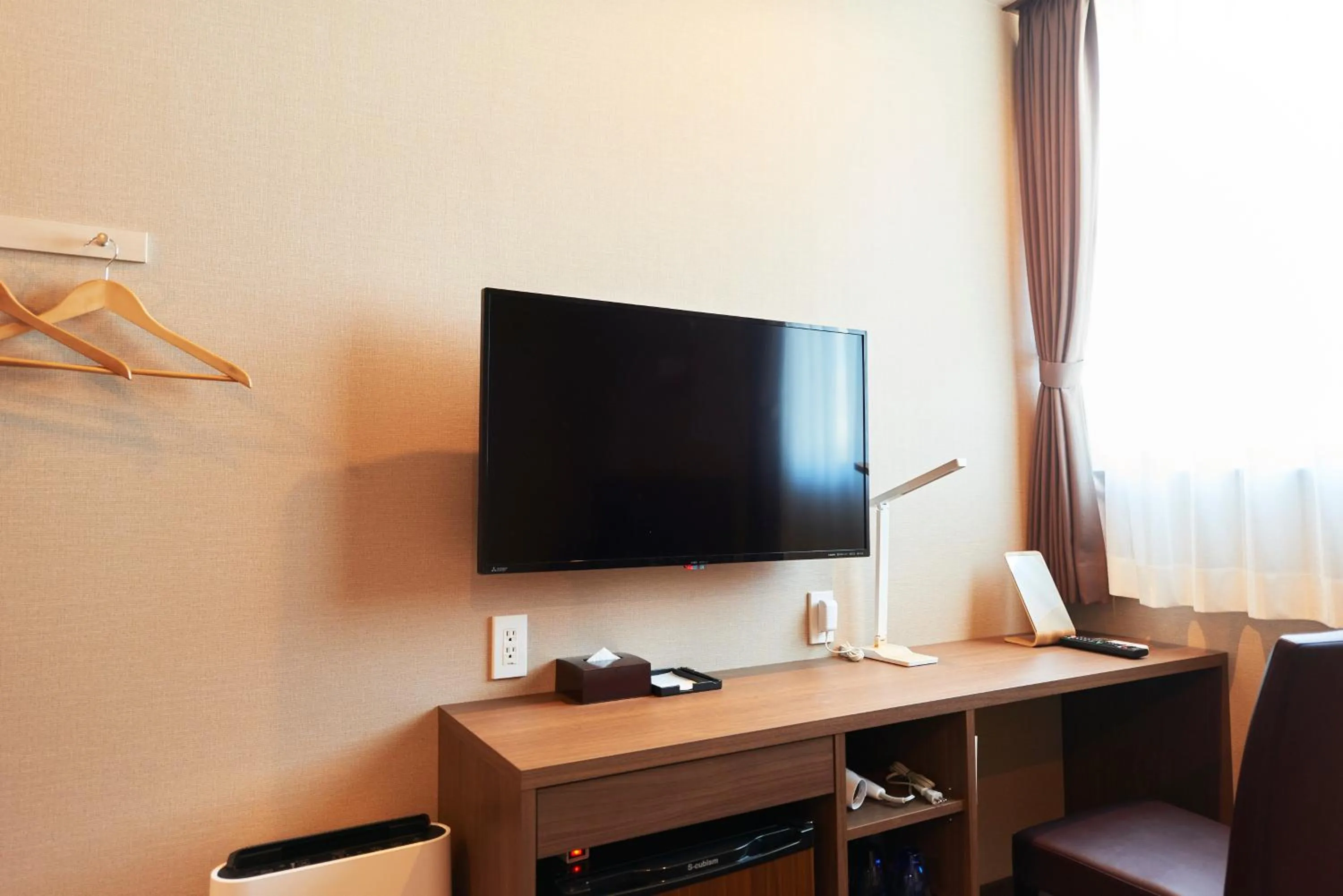 TV and multimedia in Hotel KAN-RAKU Saitama Honjo-Waseda Hinoki No Yakata