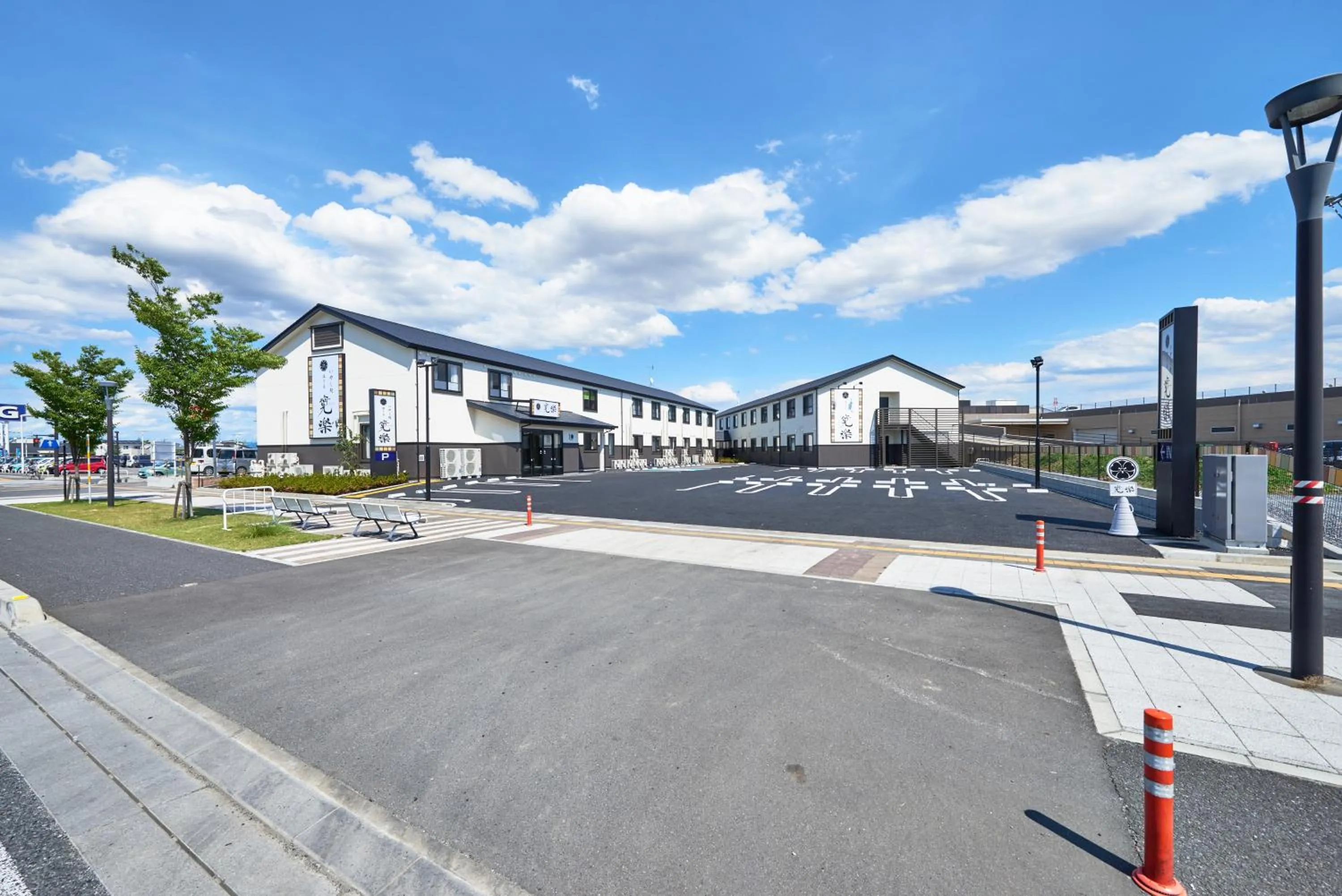 Facade/entrance in Hotel KAN-RAKU Saitama Honjo-Waseda Hinoki No Yakata