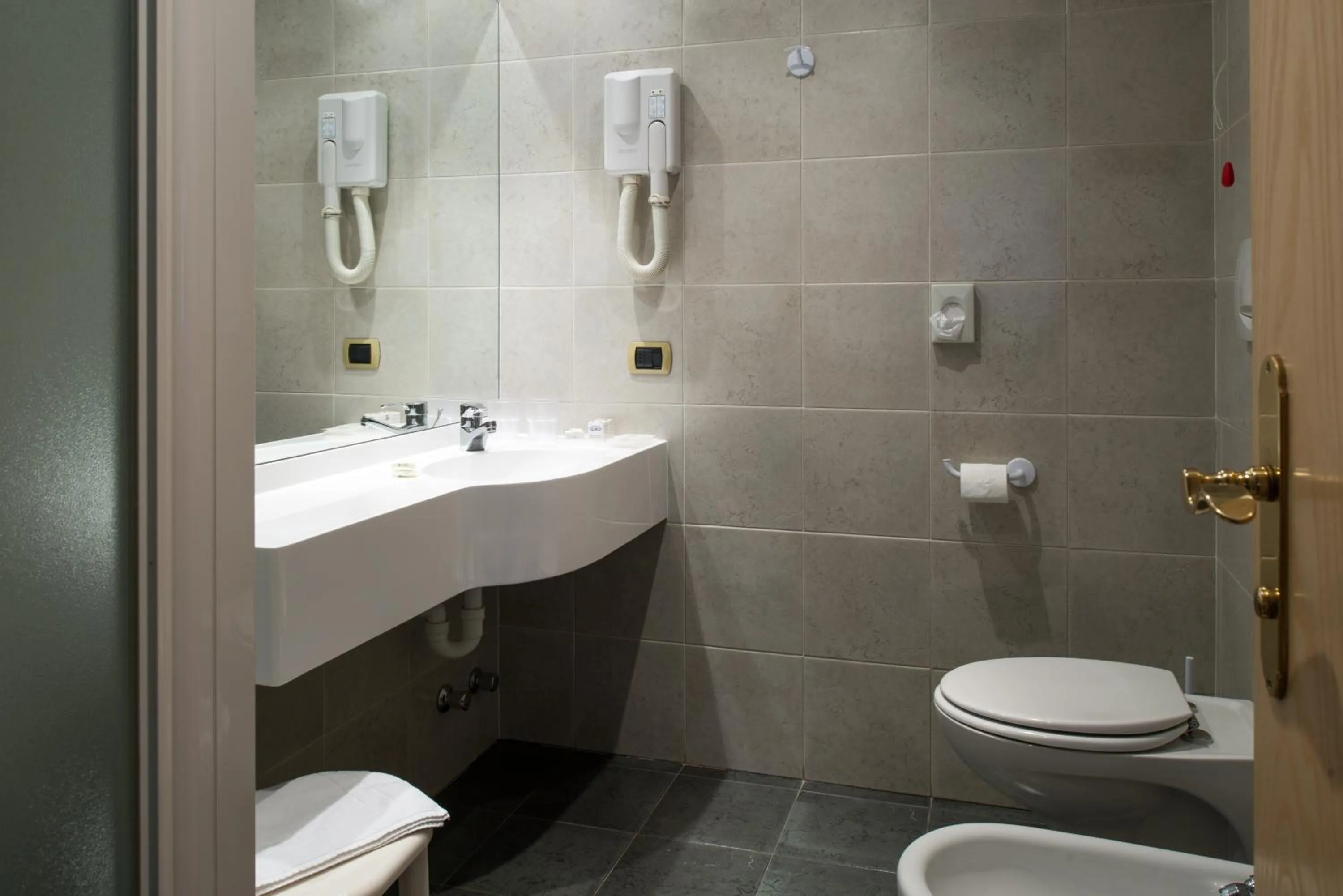 Bathroom in Garni Aritz