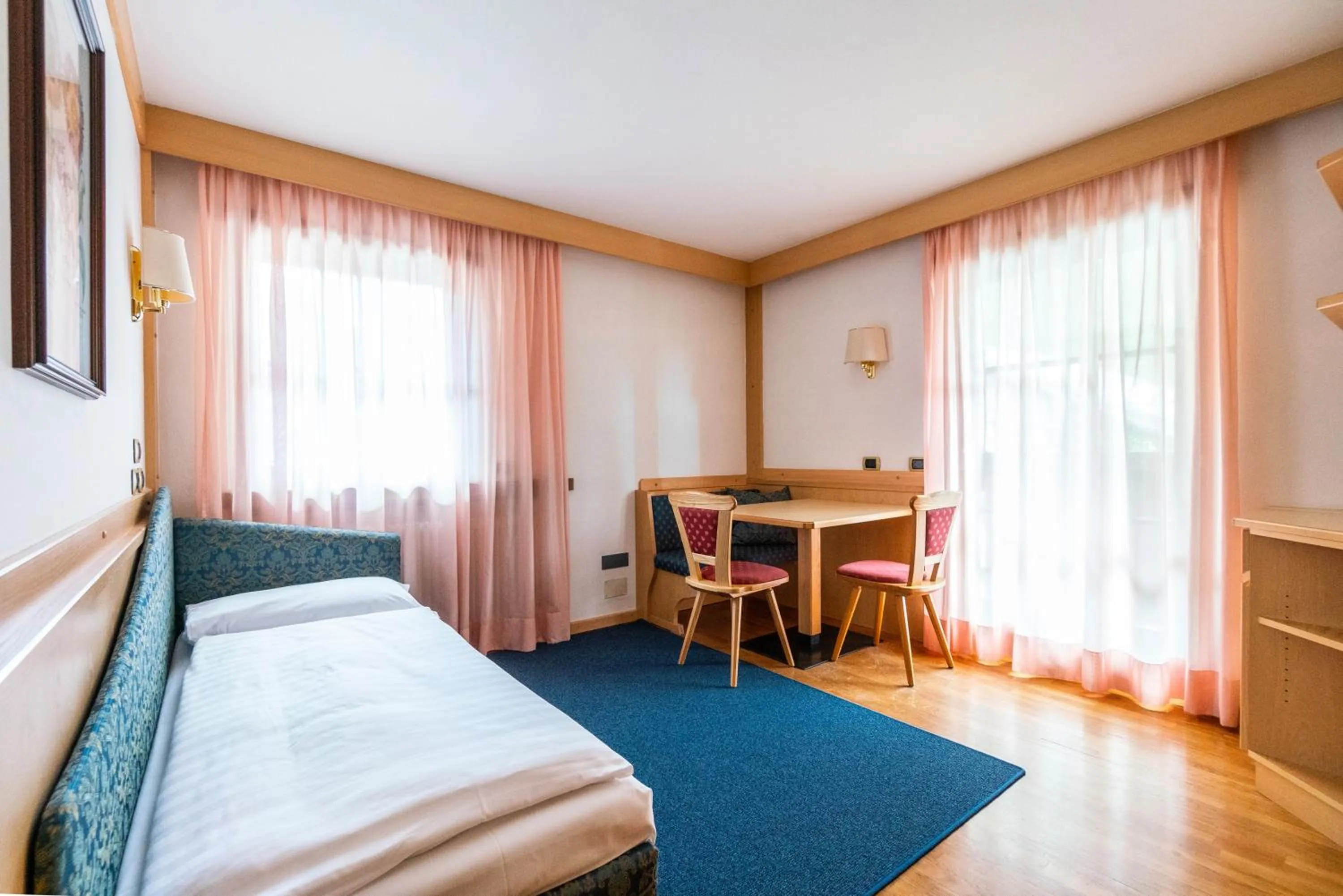 Photo of the whole room, Bed in Garni Aritz