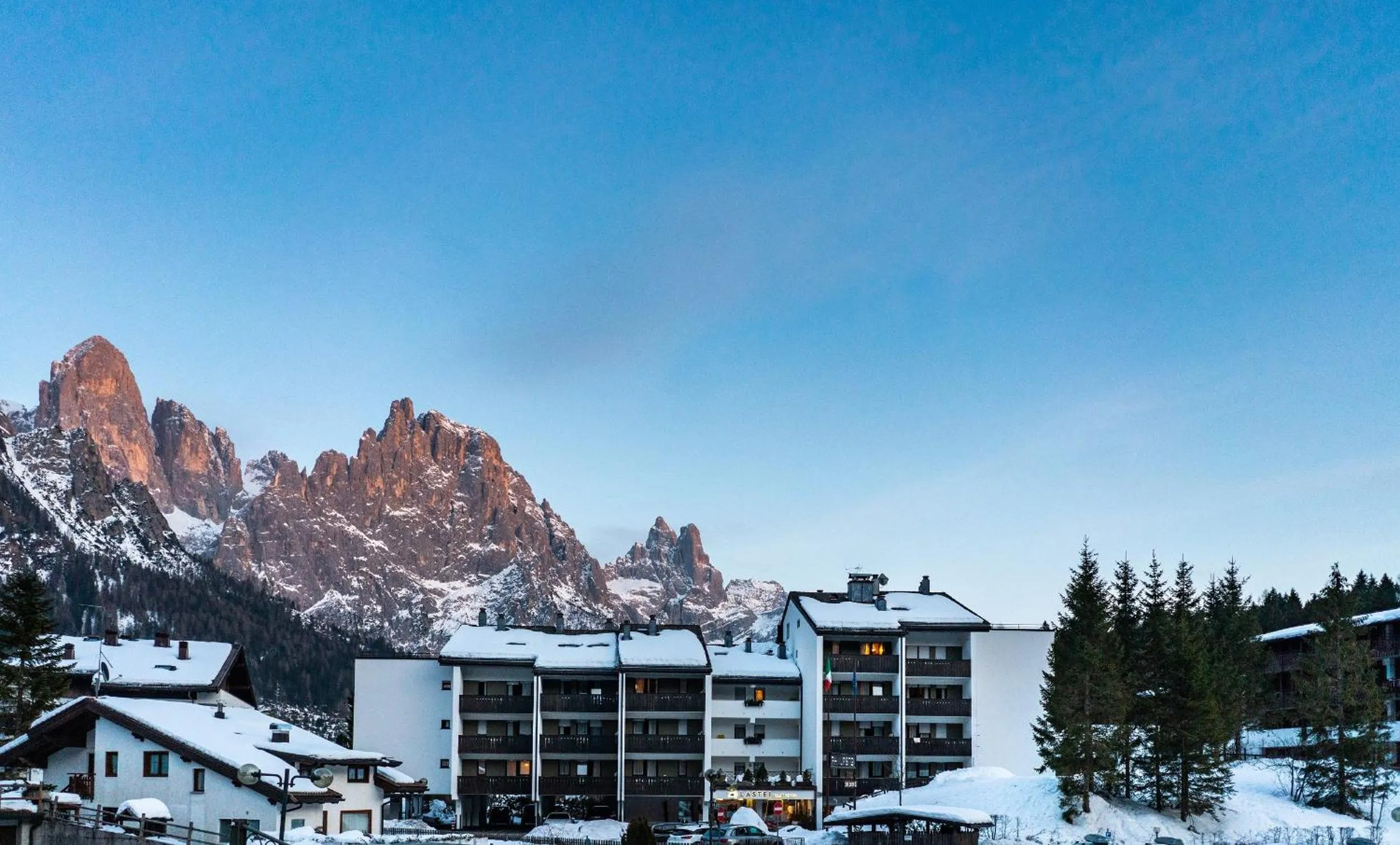 Property building in Residence Lastei