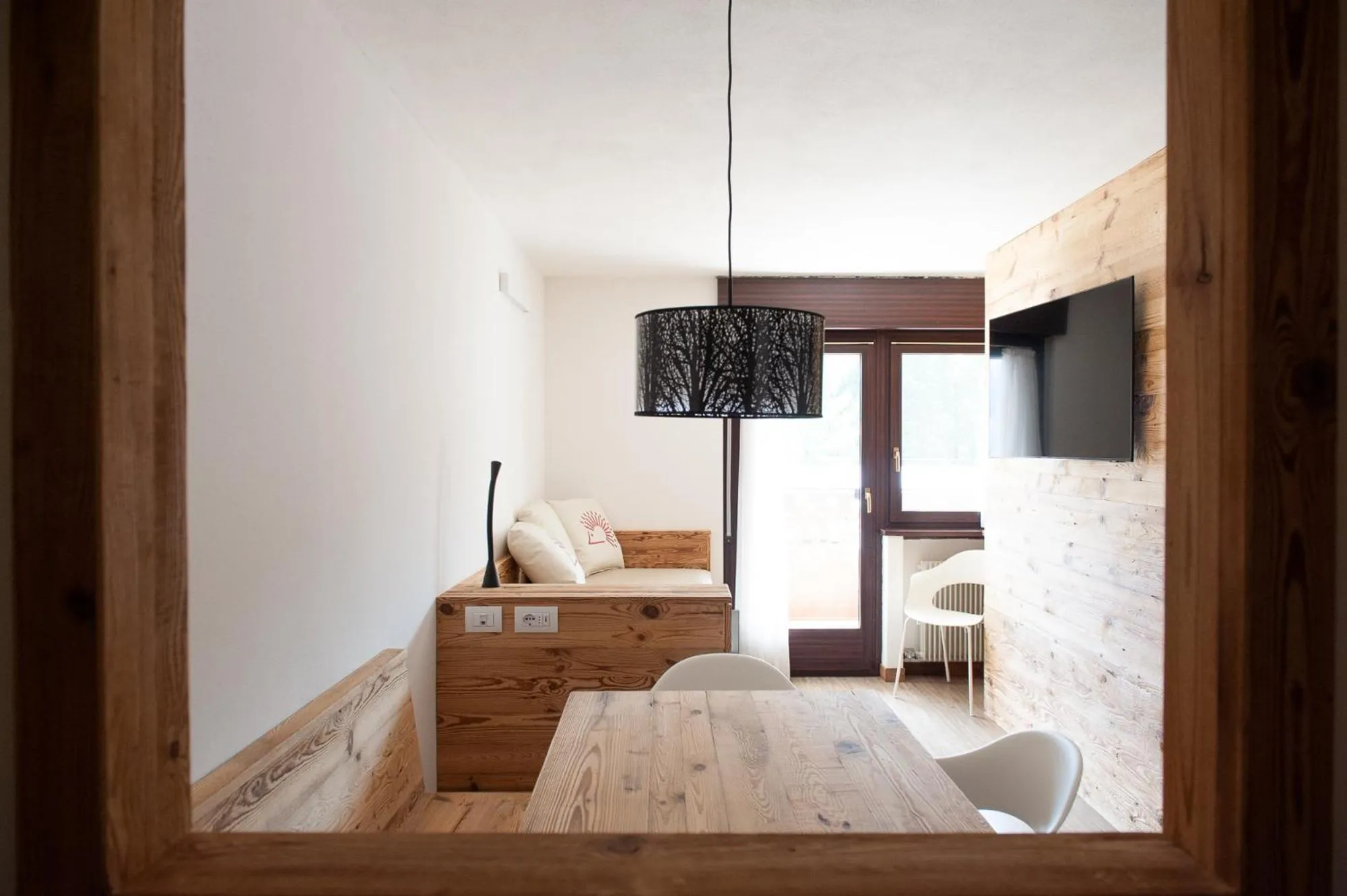 Dining area, Bed in Residence Lastei