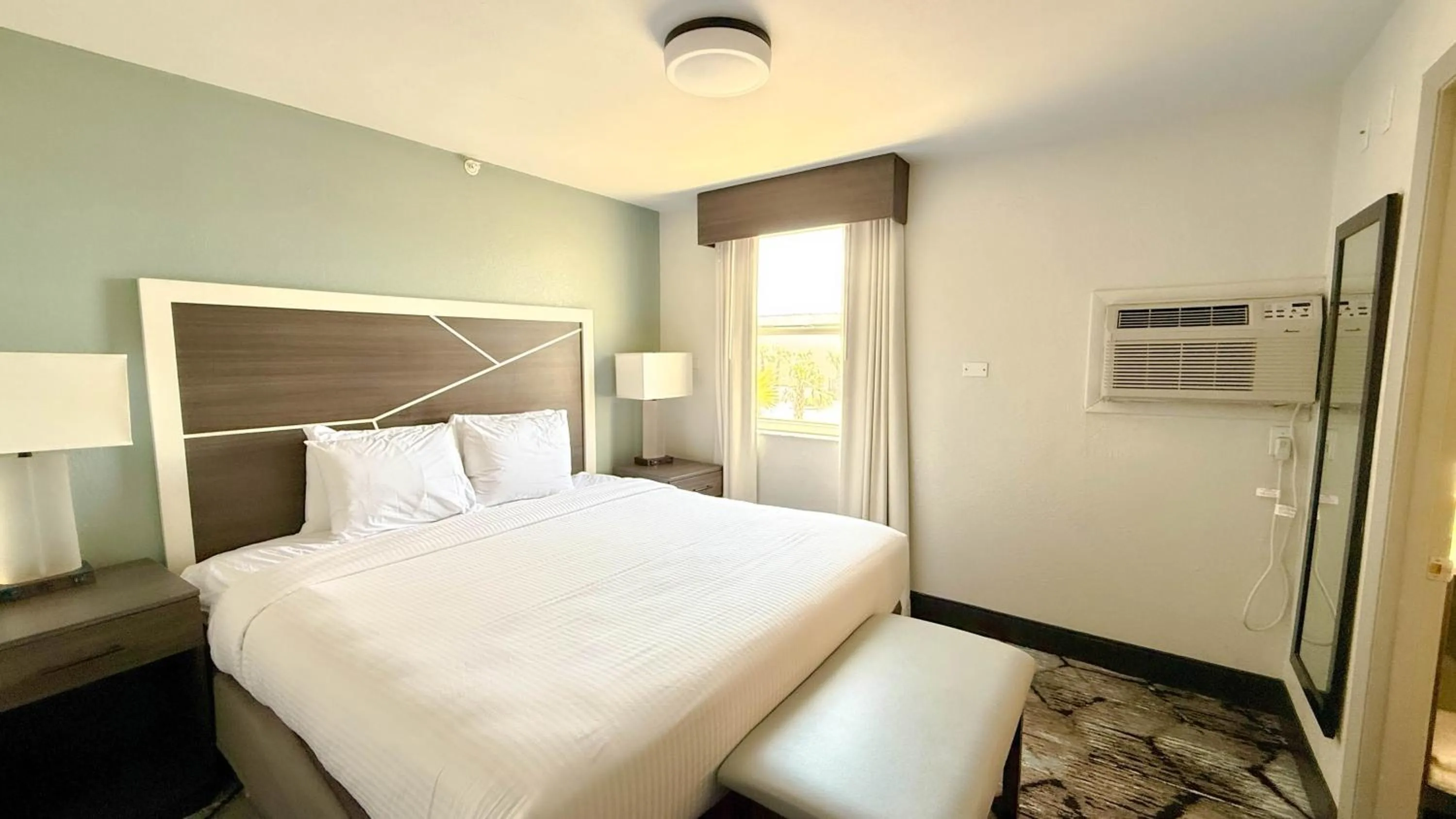 Bedroom, Bed in Best Western Plus Daytona Inn Seabreeze