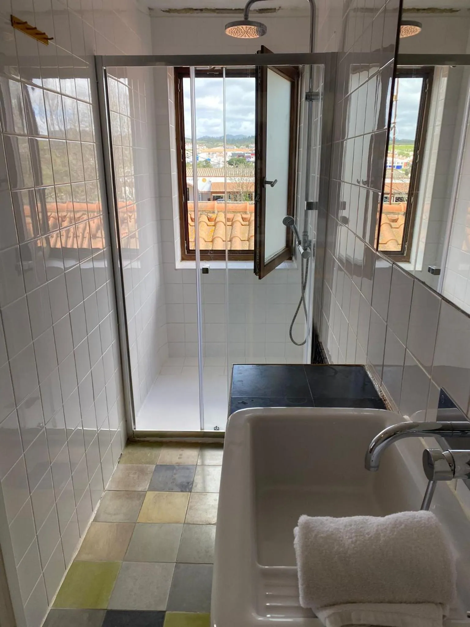 AMAZIGH HOSTEL ensuite Rooms & Dorms with self-catering Kitchen