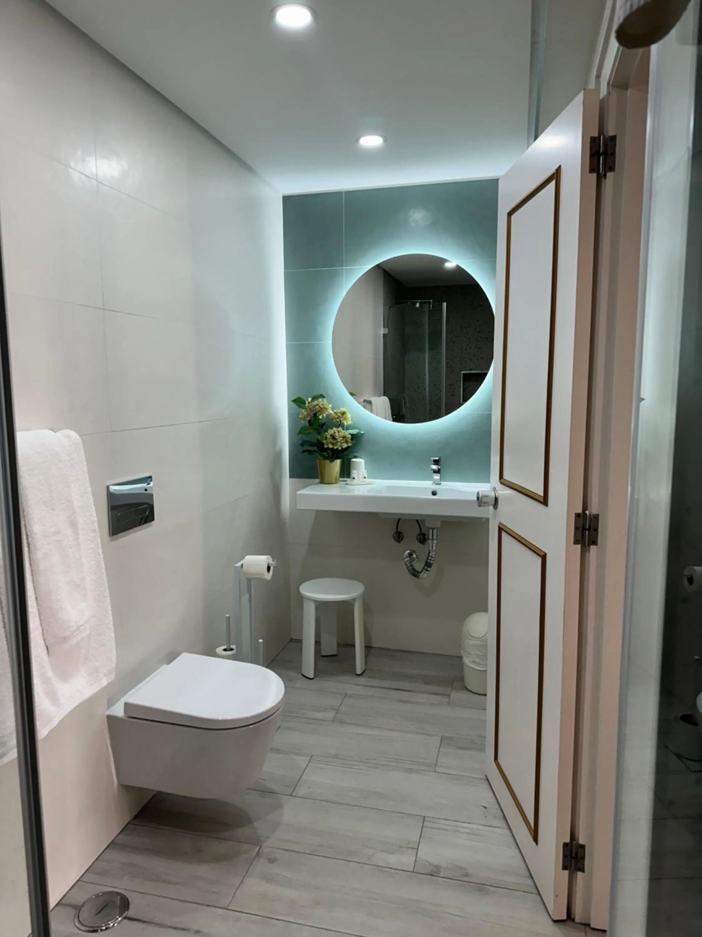 Bathroom in Luz Beach Apartments