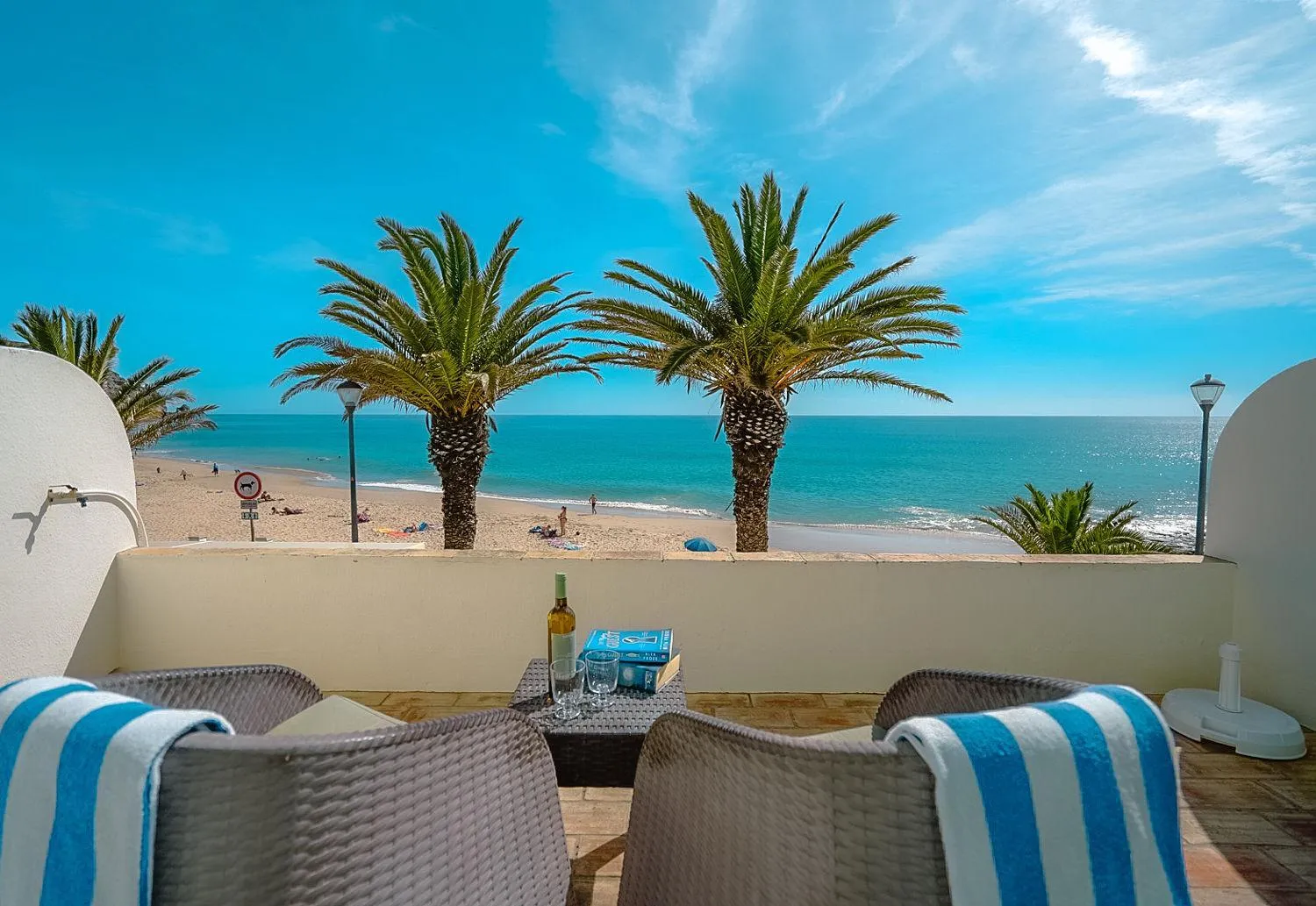 Day in Luz Beach Apartments