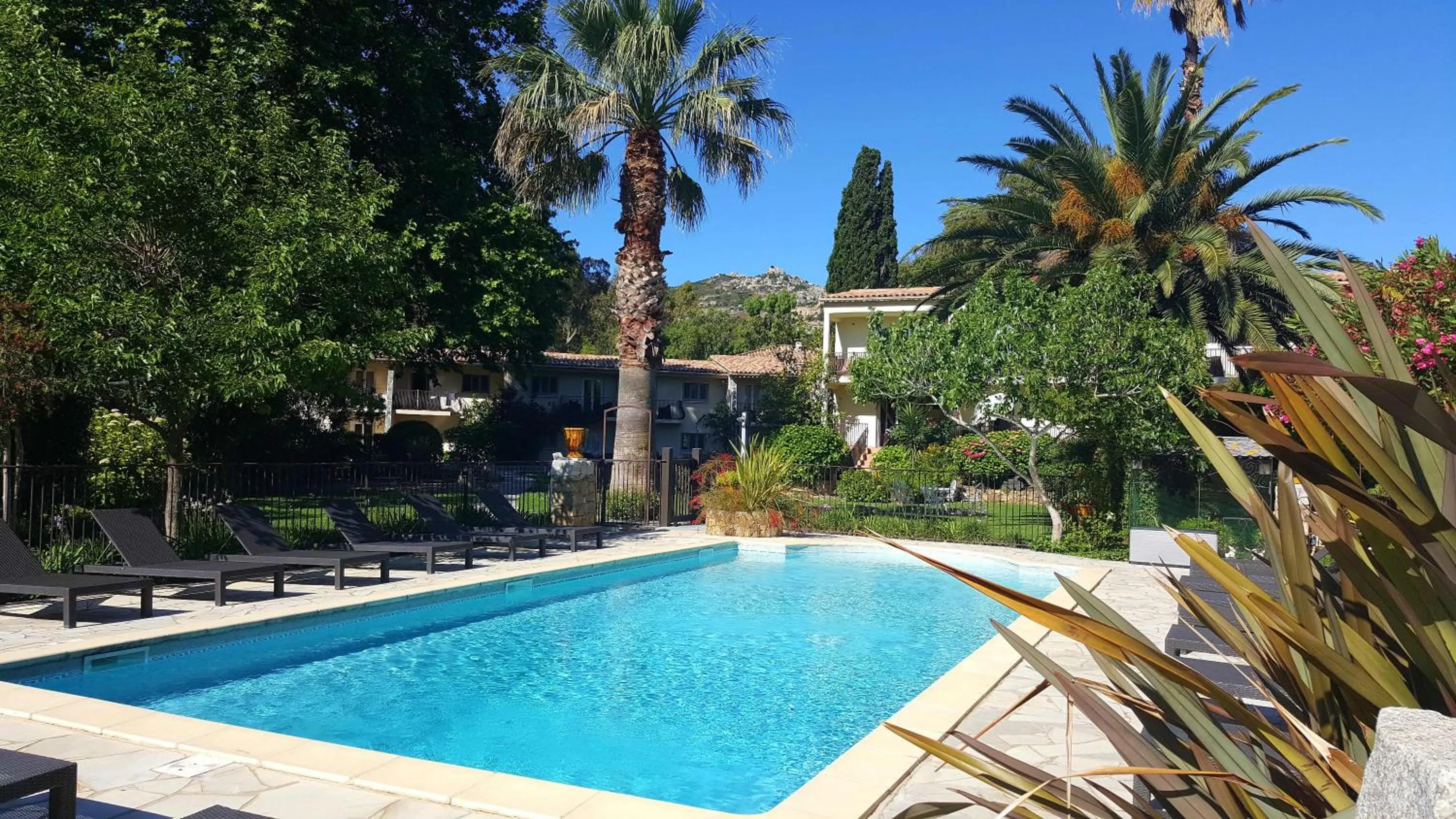 Swimming pool in Résidence Le Home