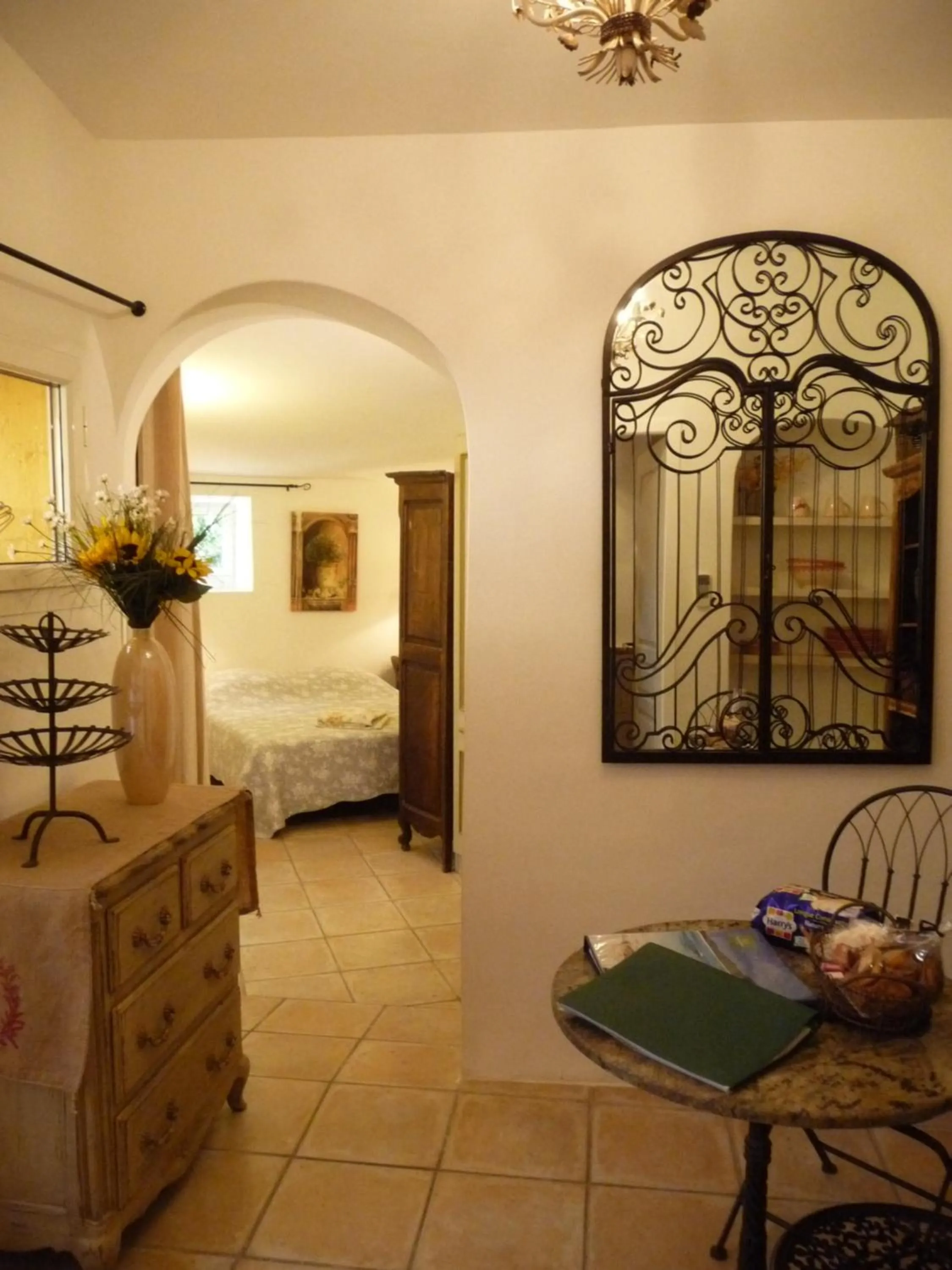 Dining area, Bed in Résidence Le Home