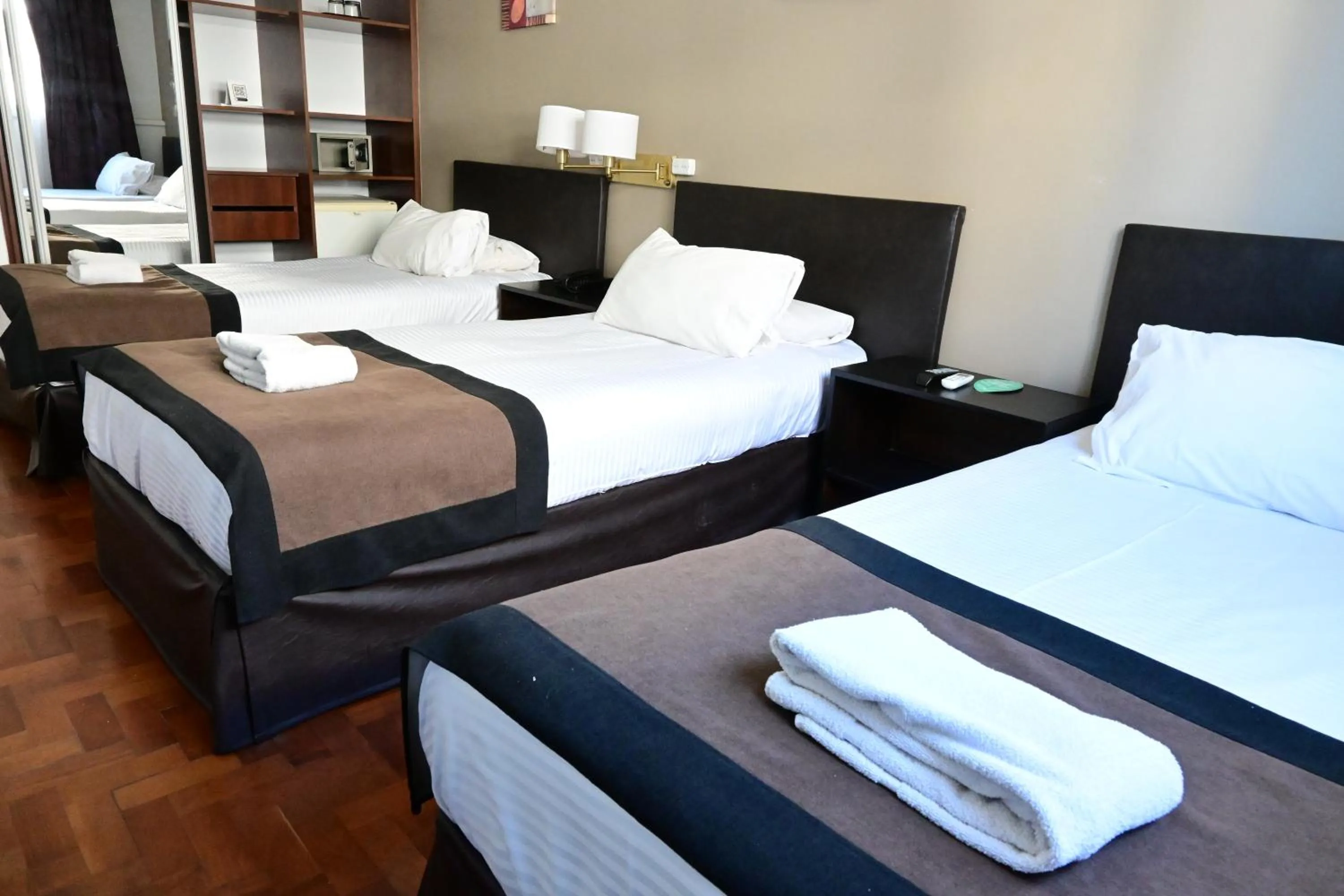 Bedroom, Bed in Hotel Mendoza