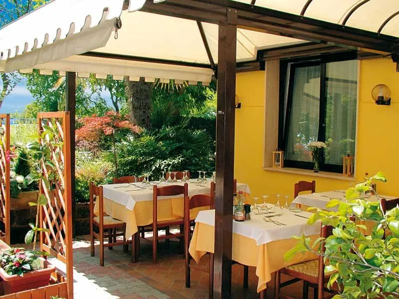 Facade/entrance in Locanda da Scarpa