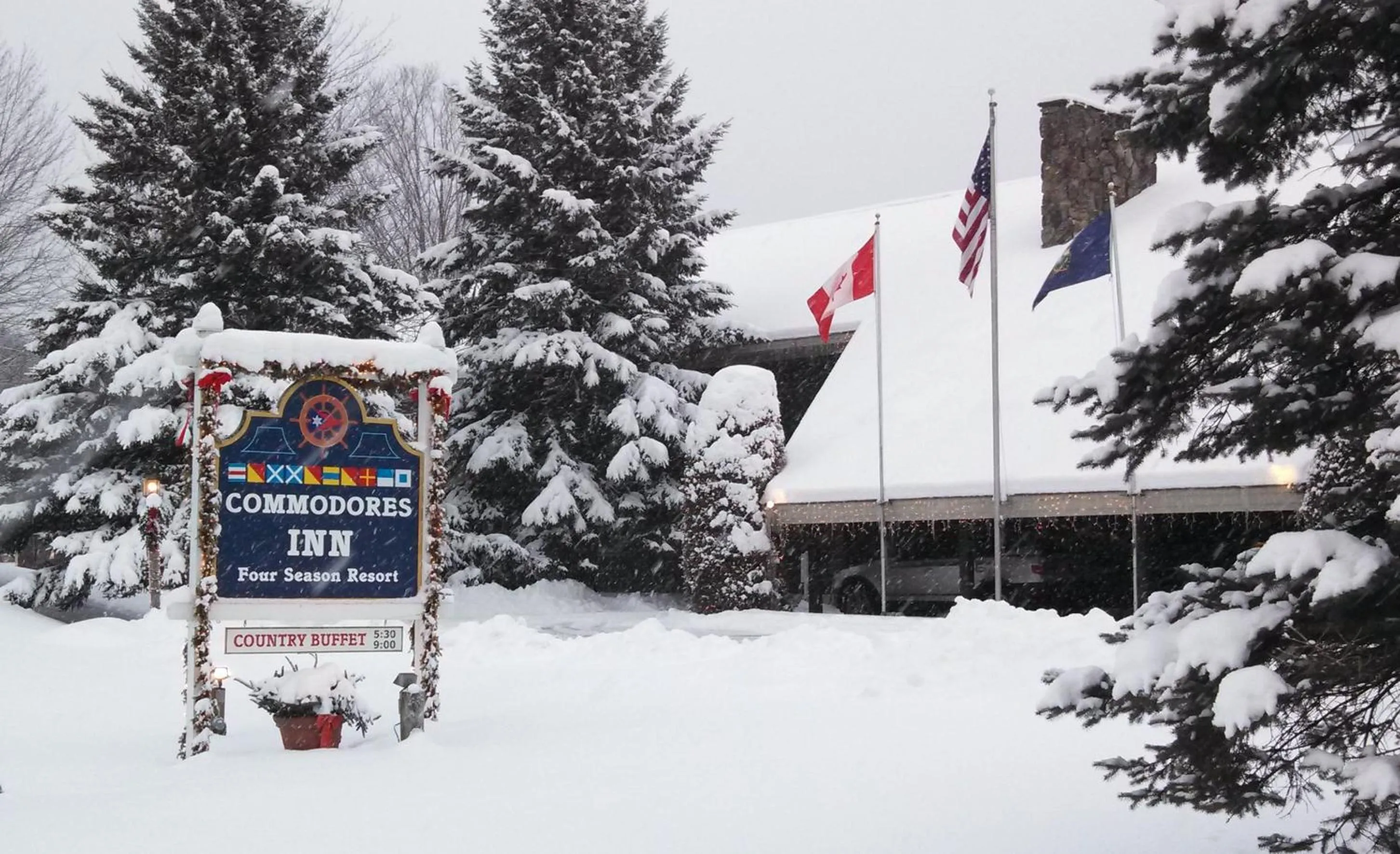 Property building in Commodores Inn