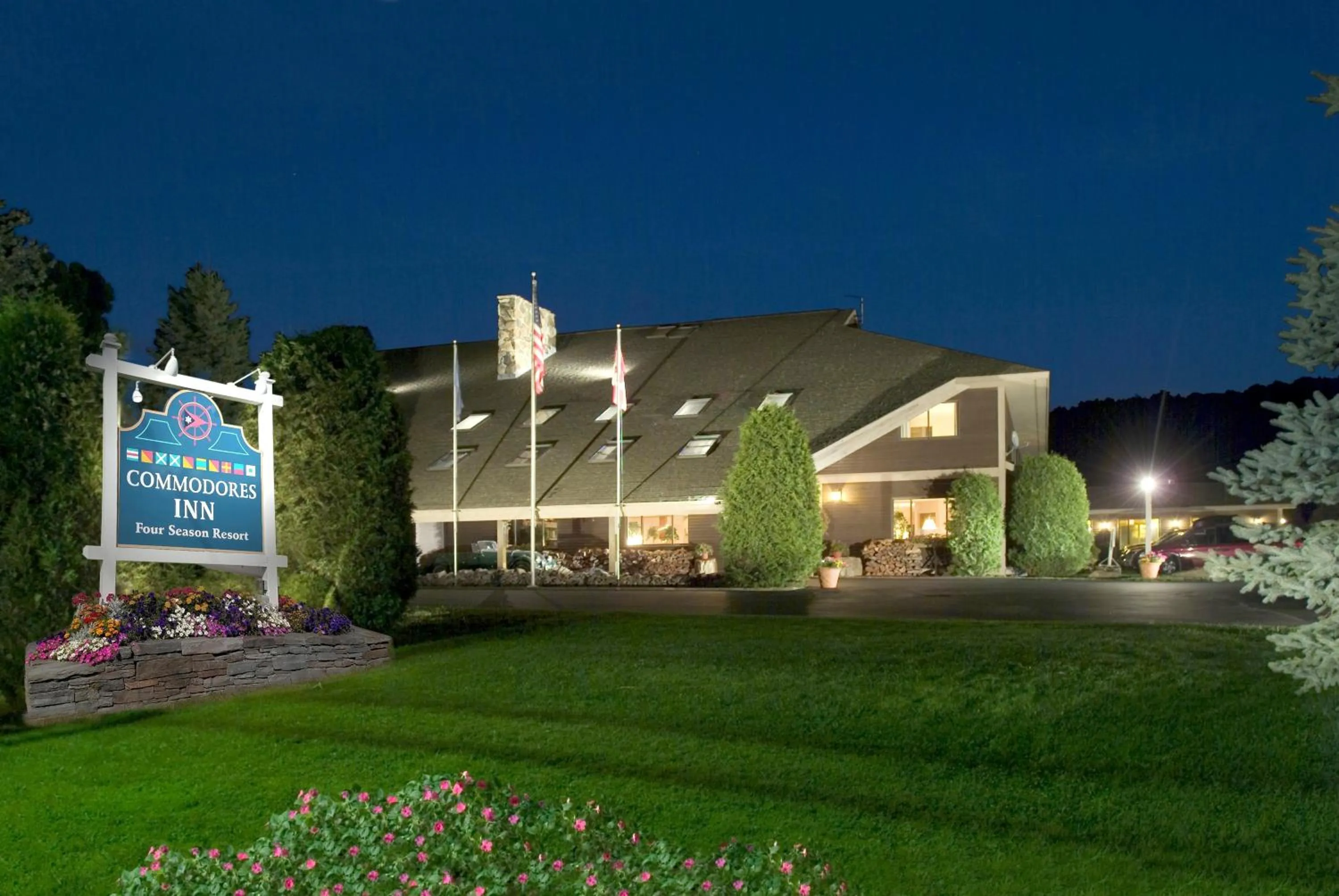 Property building in Commodores Inn