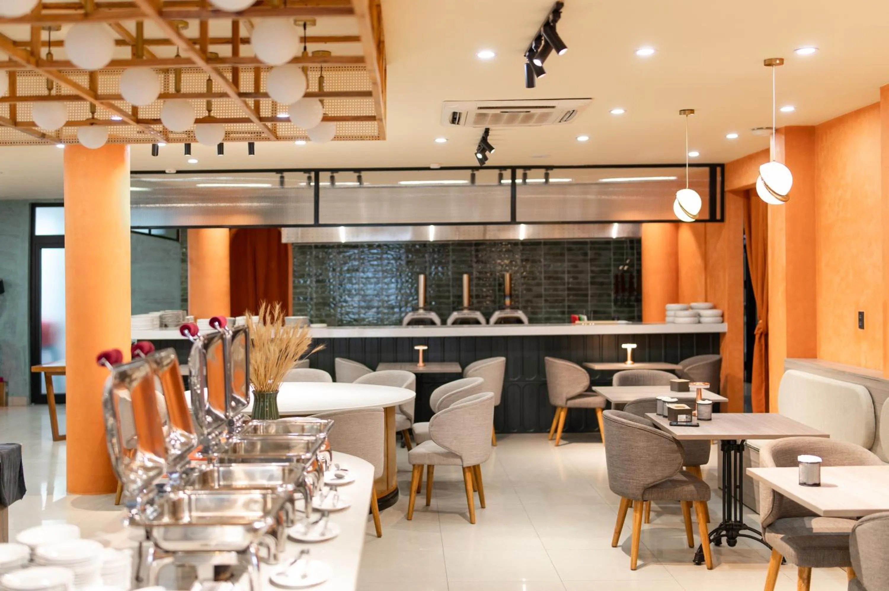 Restaurant/places to eat in Rosaleen Boutique Hotel