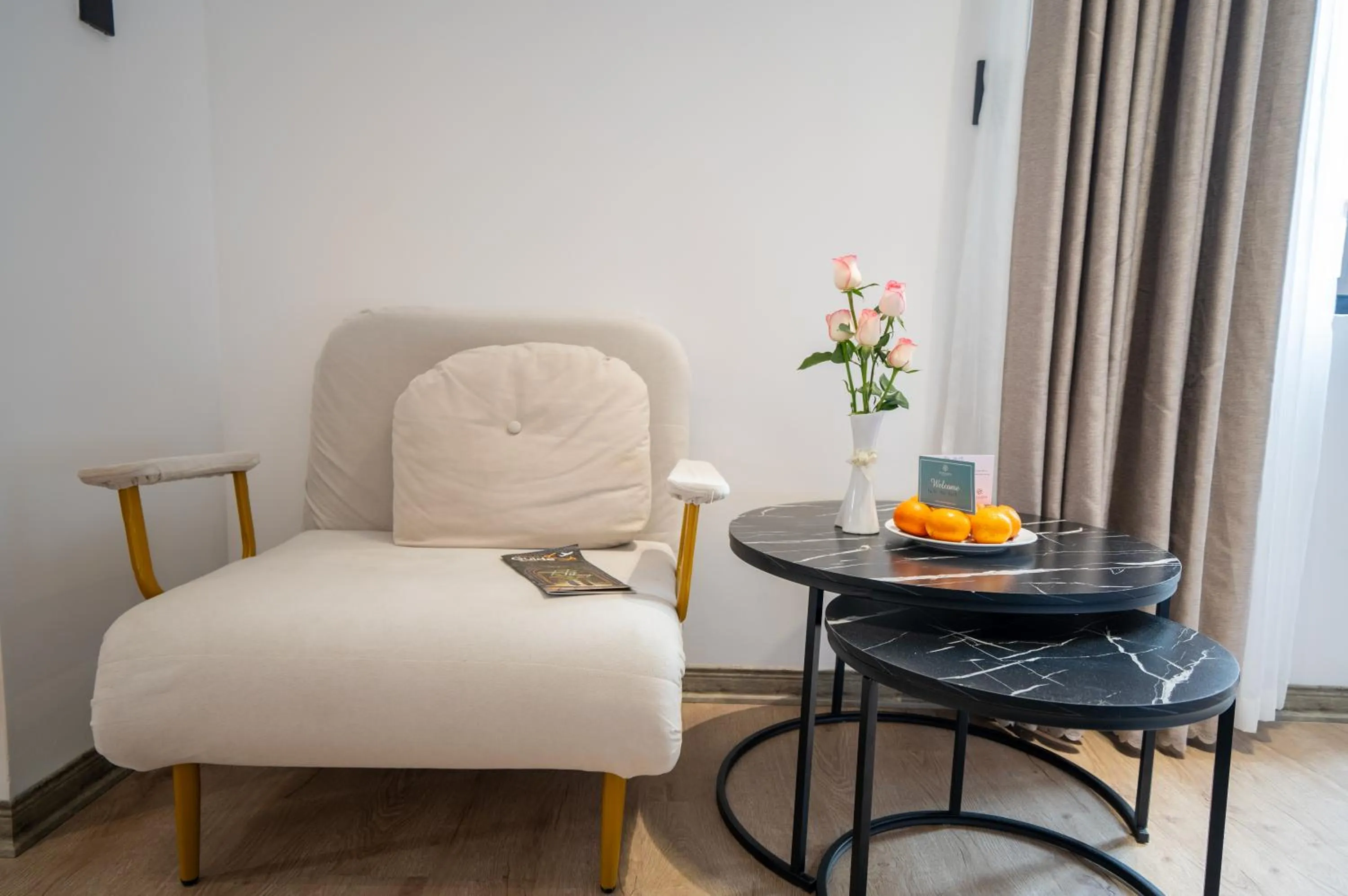 Food and drinks in Rosaleen Boutique Hotel