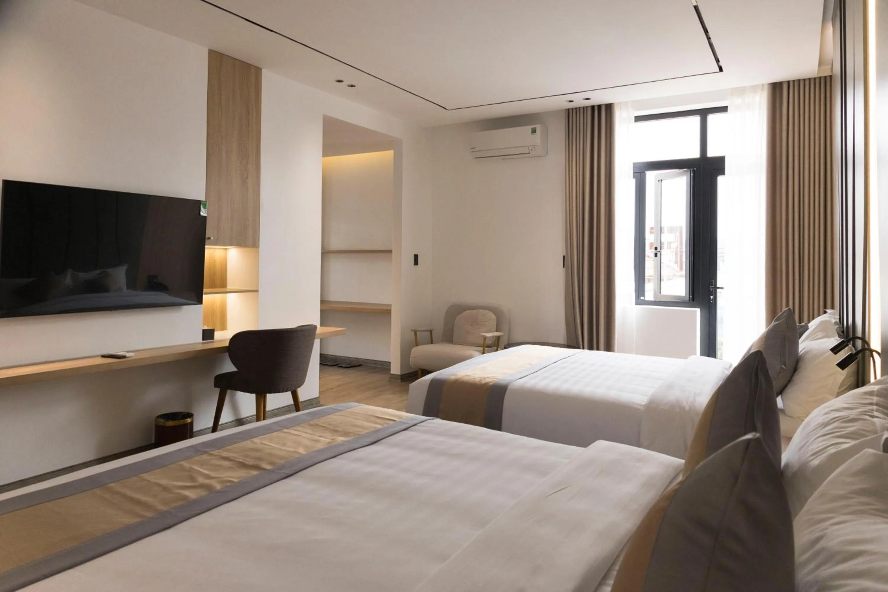 TV and multimedia, Bed in Rosaleen Boutique Hotel