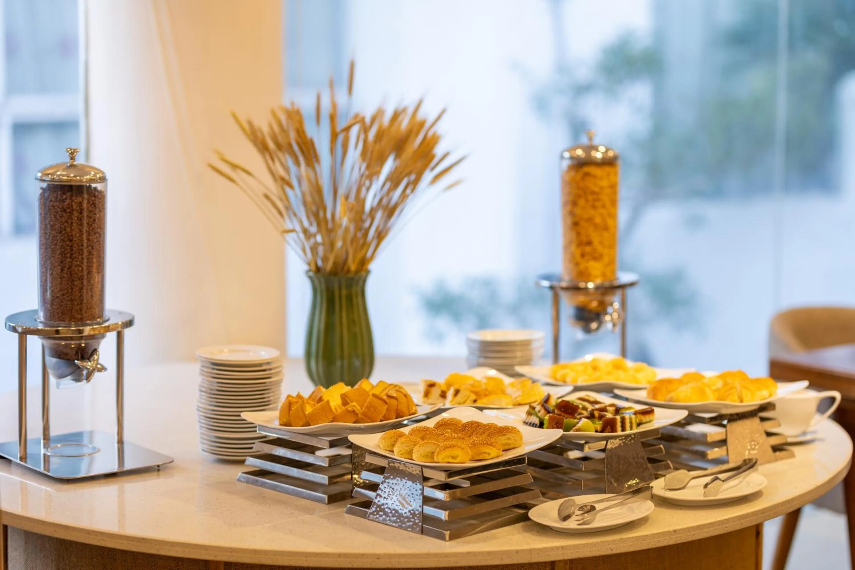 Restaurant/places to eat in Rosaleen Boutique Hotel