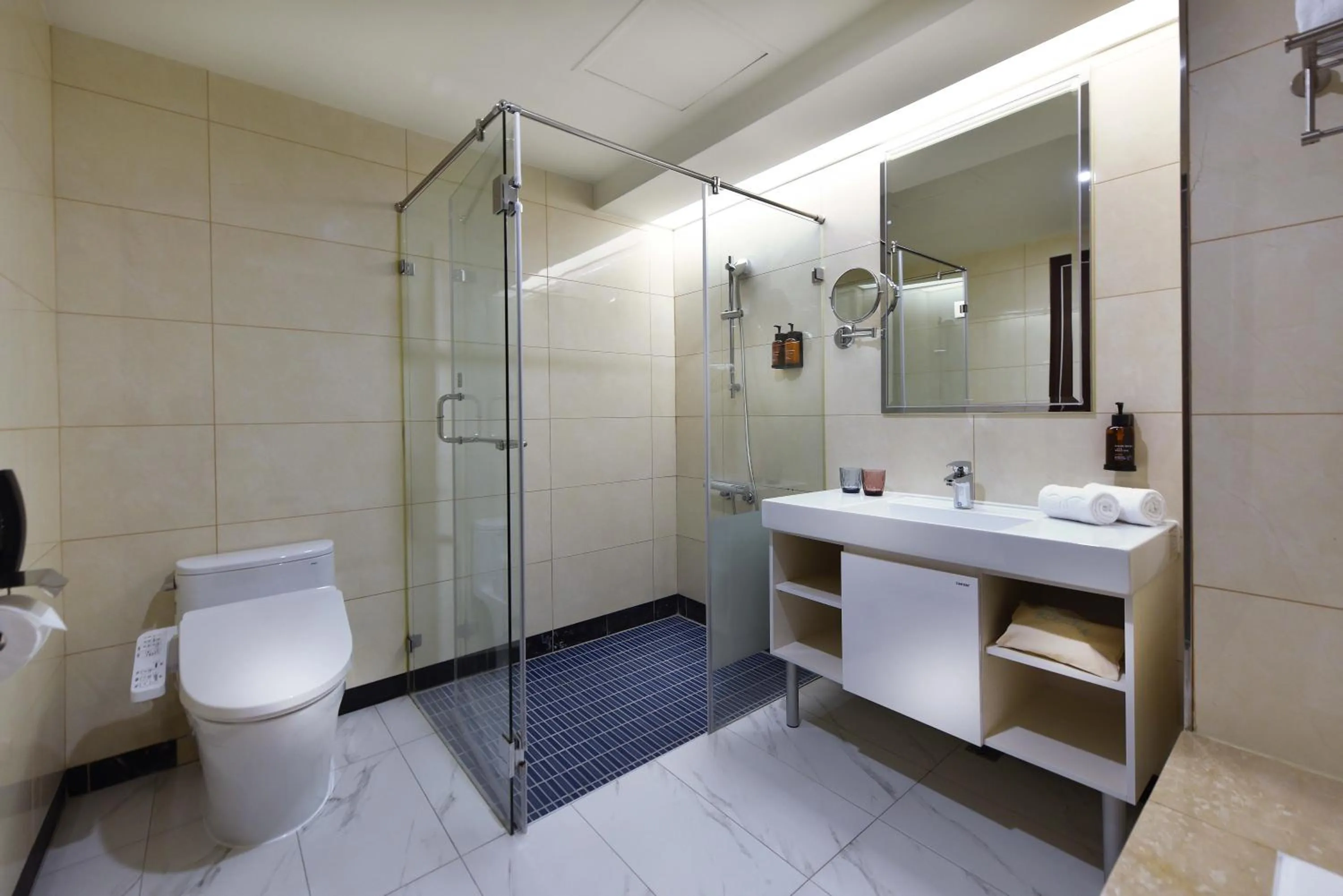 Bathroom in Fullon Poshtel - Linkou