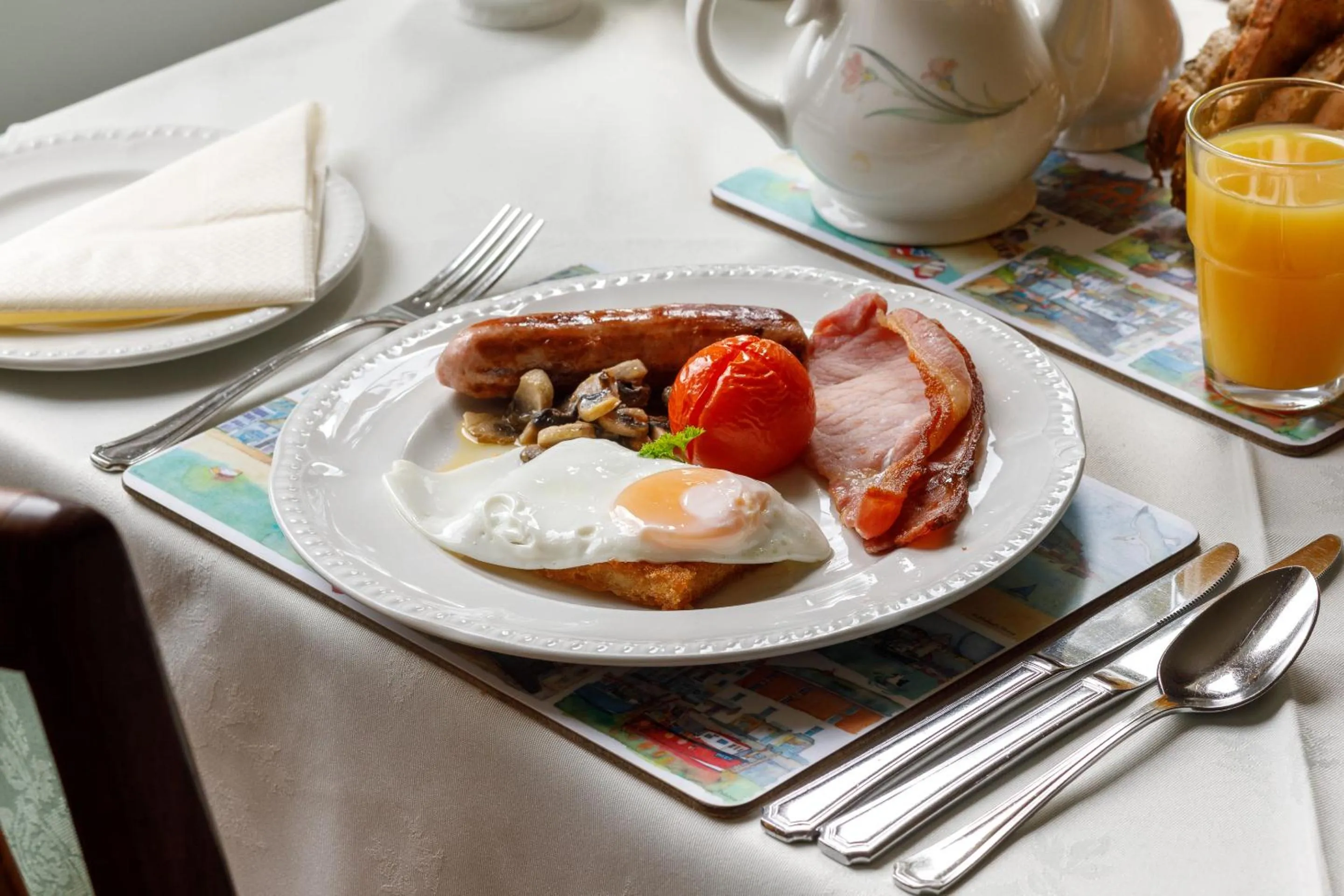 Breakfast in Bucklawren Farm
