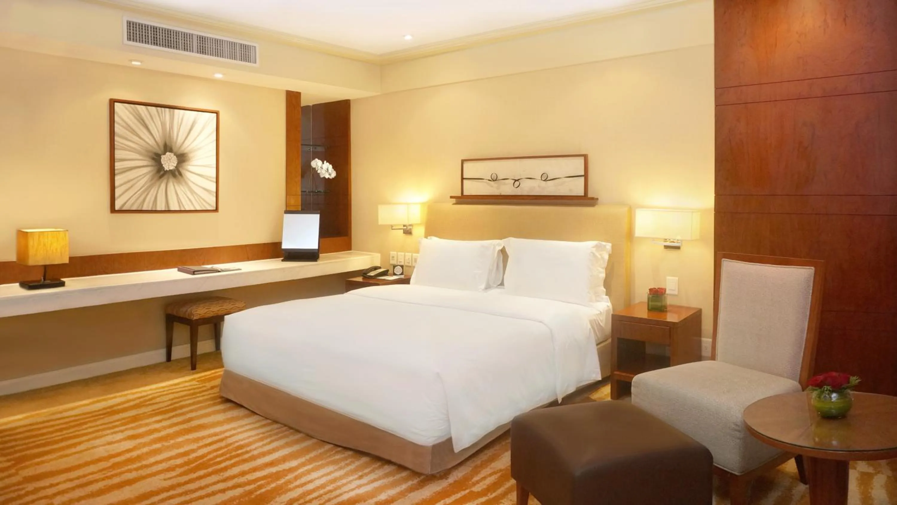 Bedroom, Bed in New Coast Hotel Manila