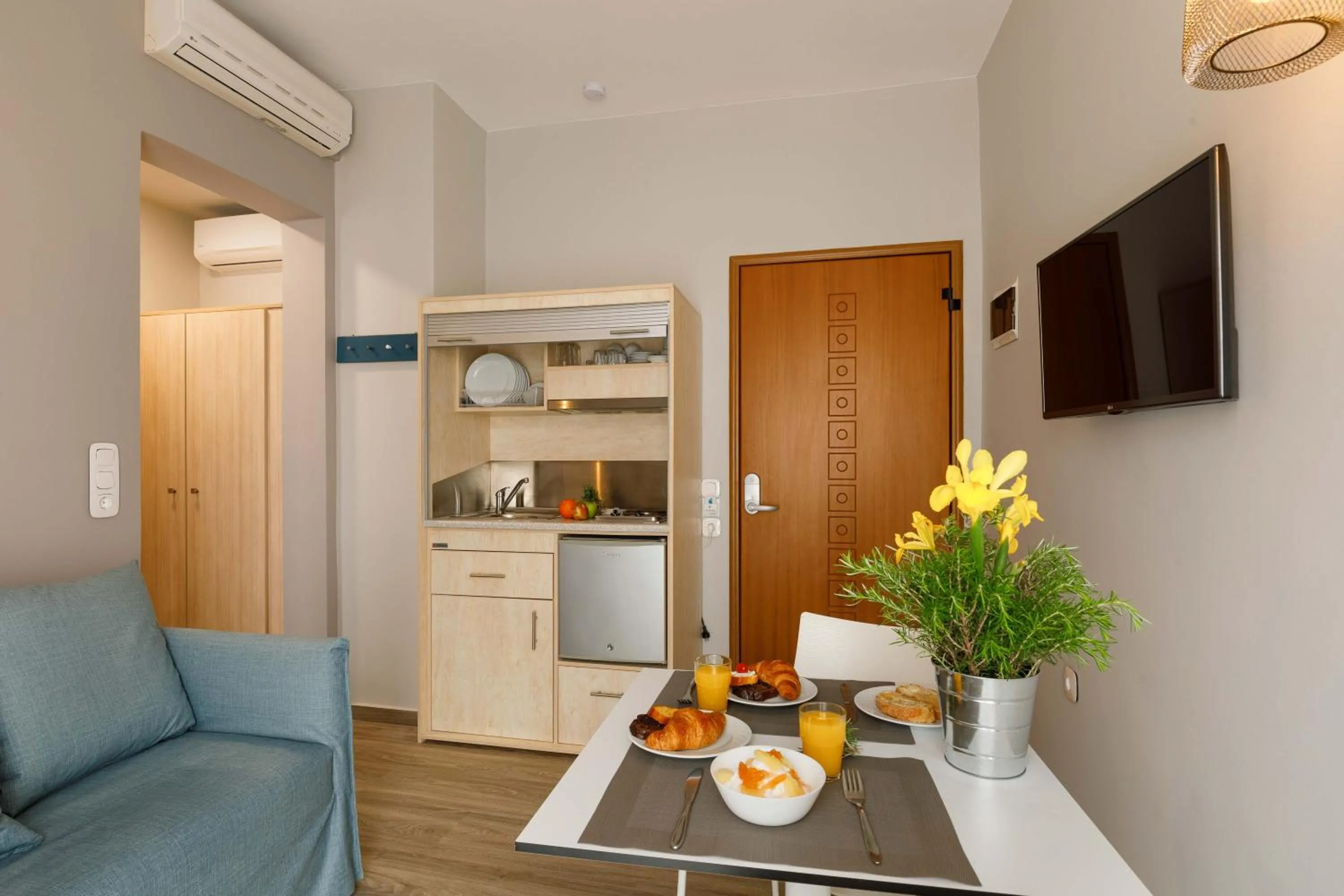 Kitchen or kitchenette in Sofia Hotel