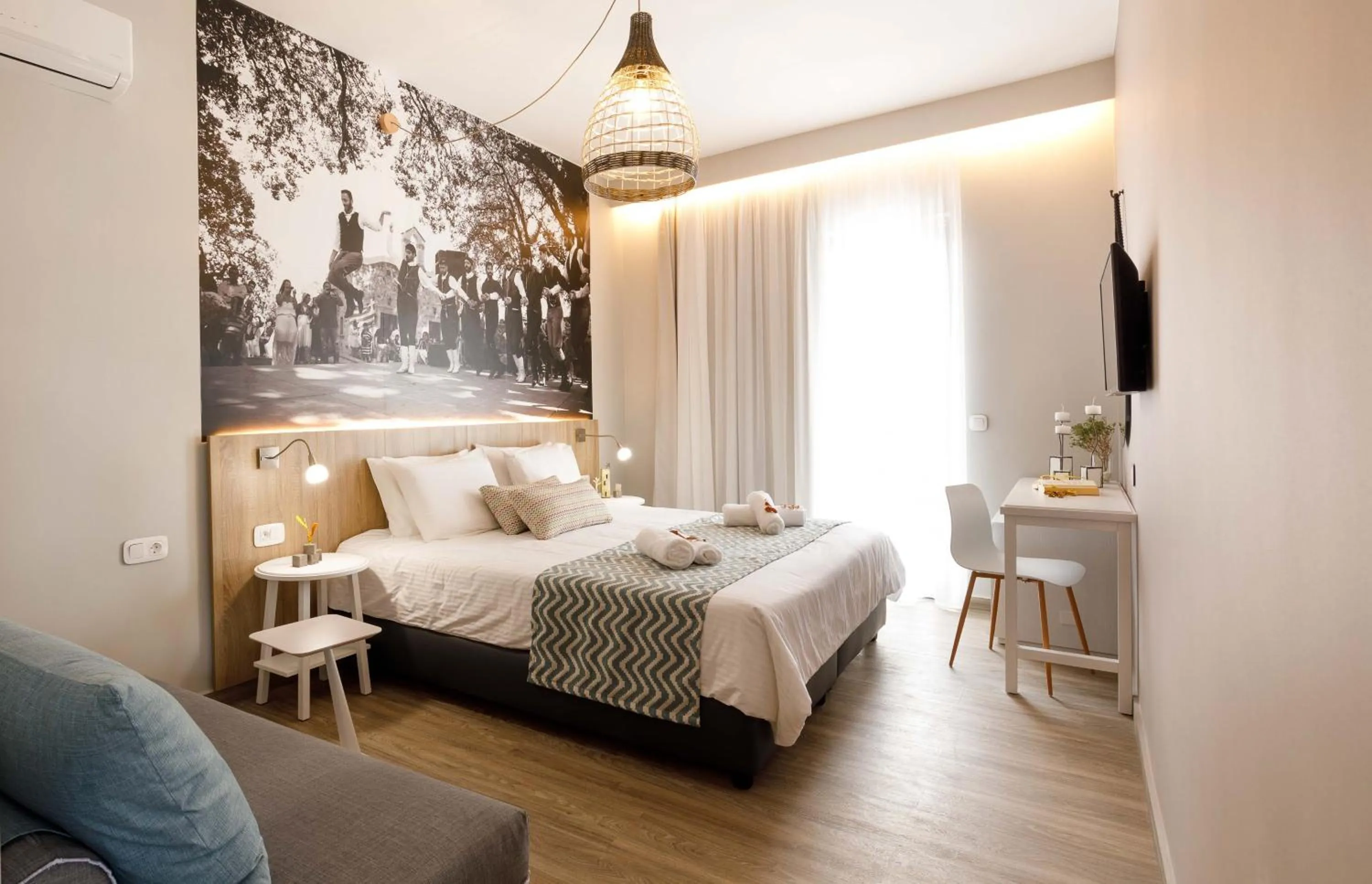 Bedroom, Bed in Sofia Hotel