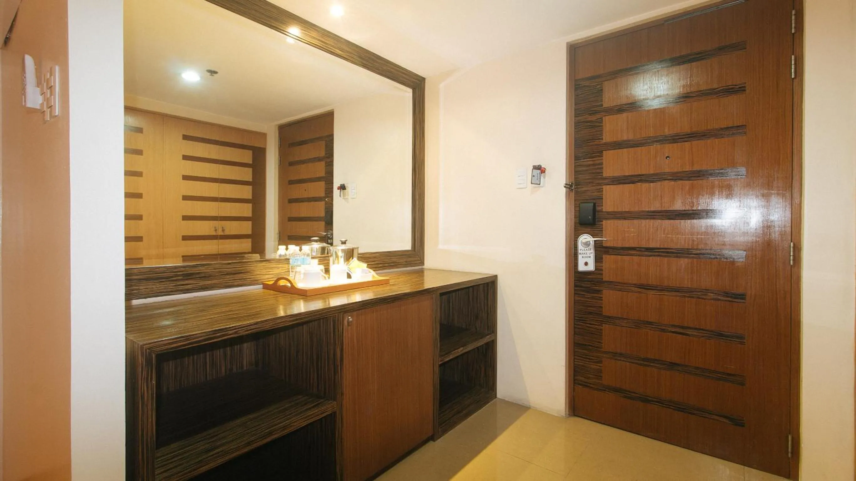 wardrobe in Torre Venezia Suites