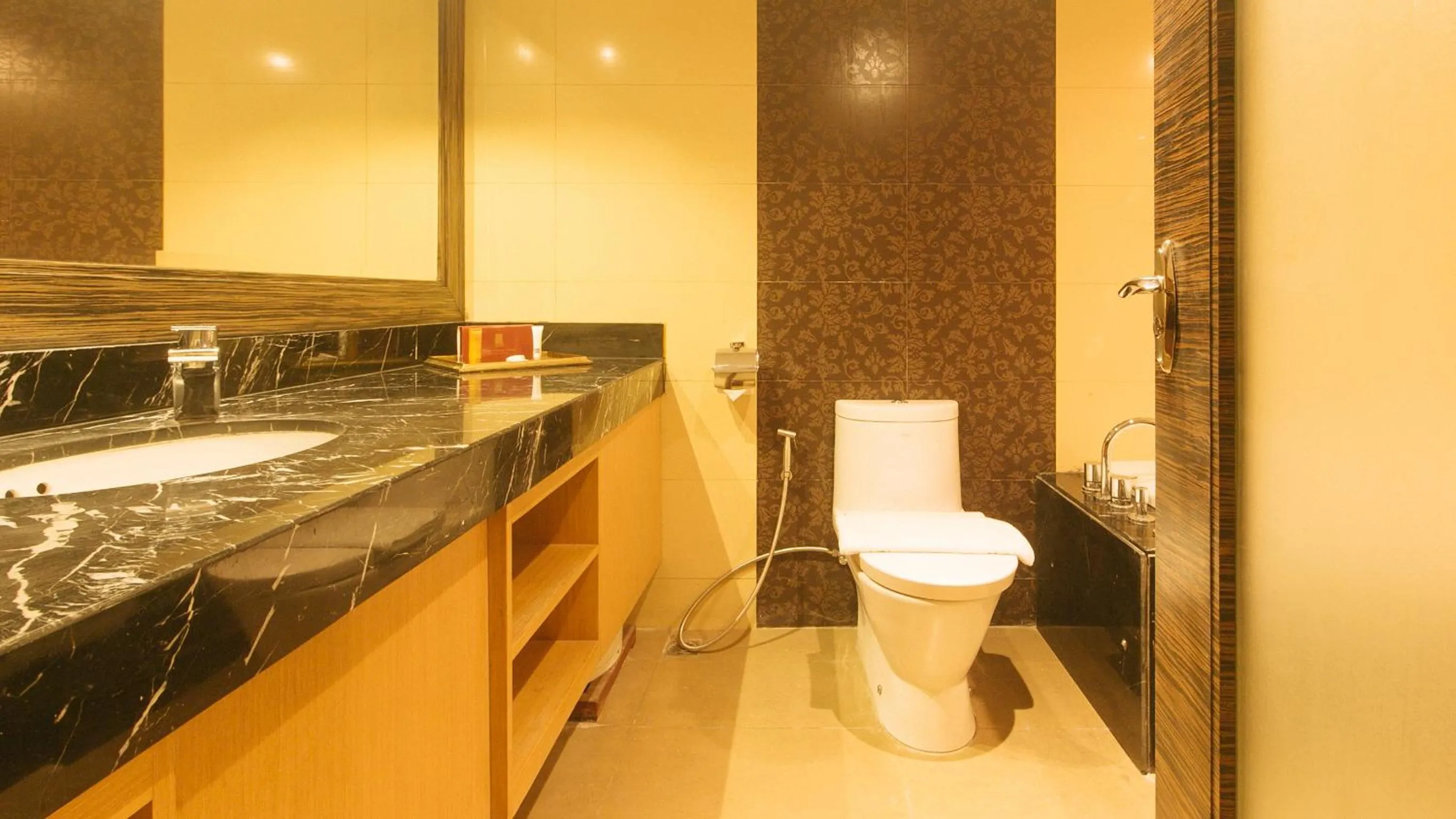 Toilet in Torre Venezia Suites