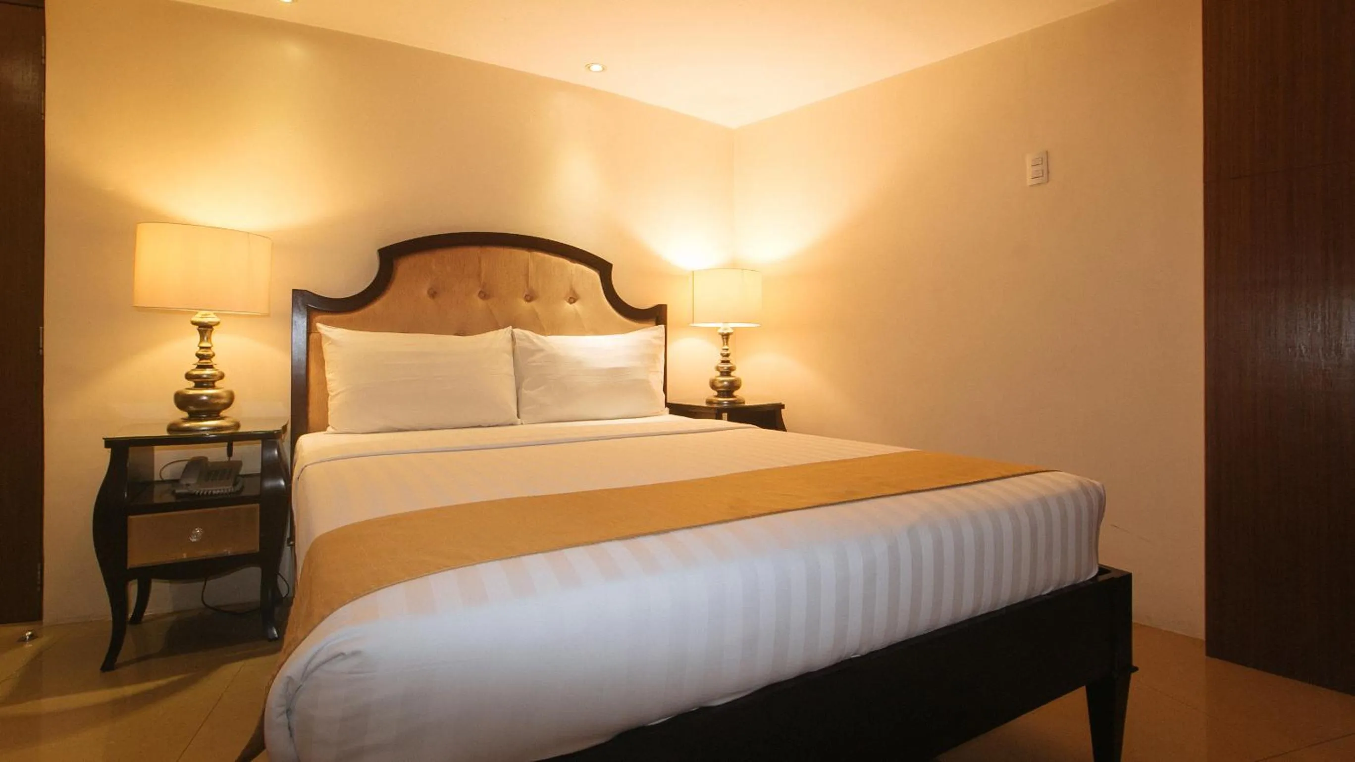 Bed in Torre Venezia Suites