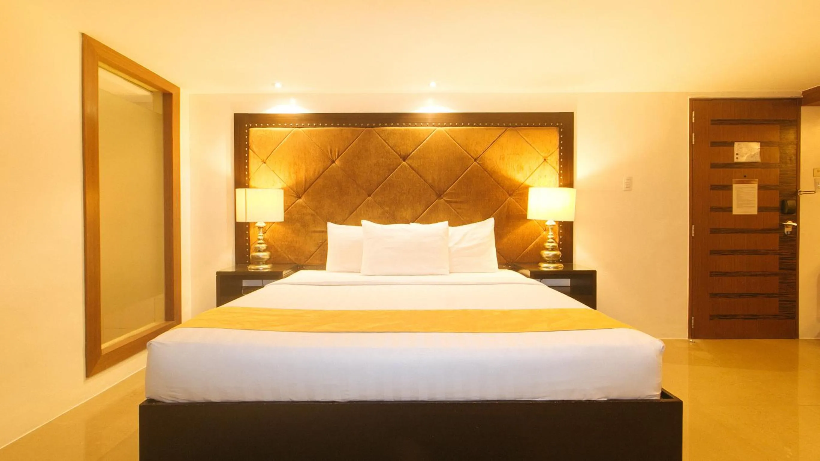 Bed in Torre Venezia Suites