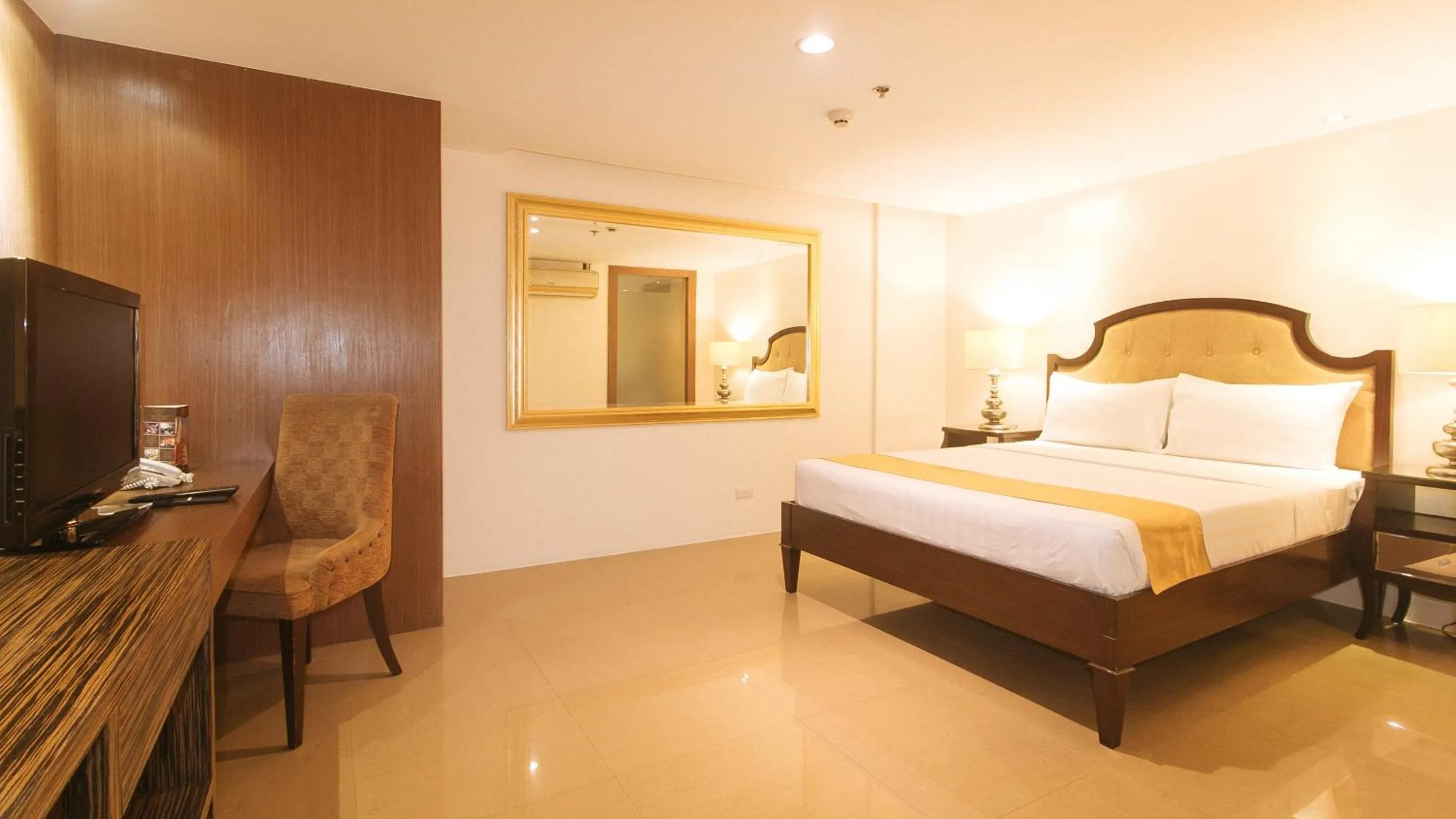 Bed in Torre Venezia Suites