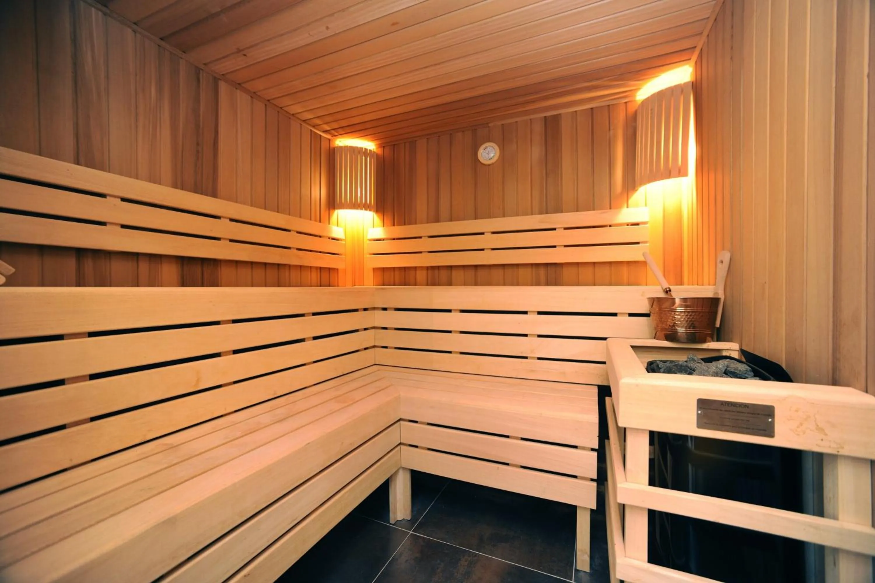 Massage in Leo Deluxe Punta Umbría