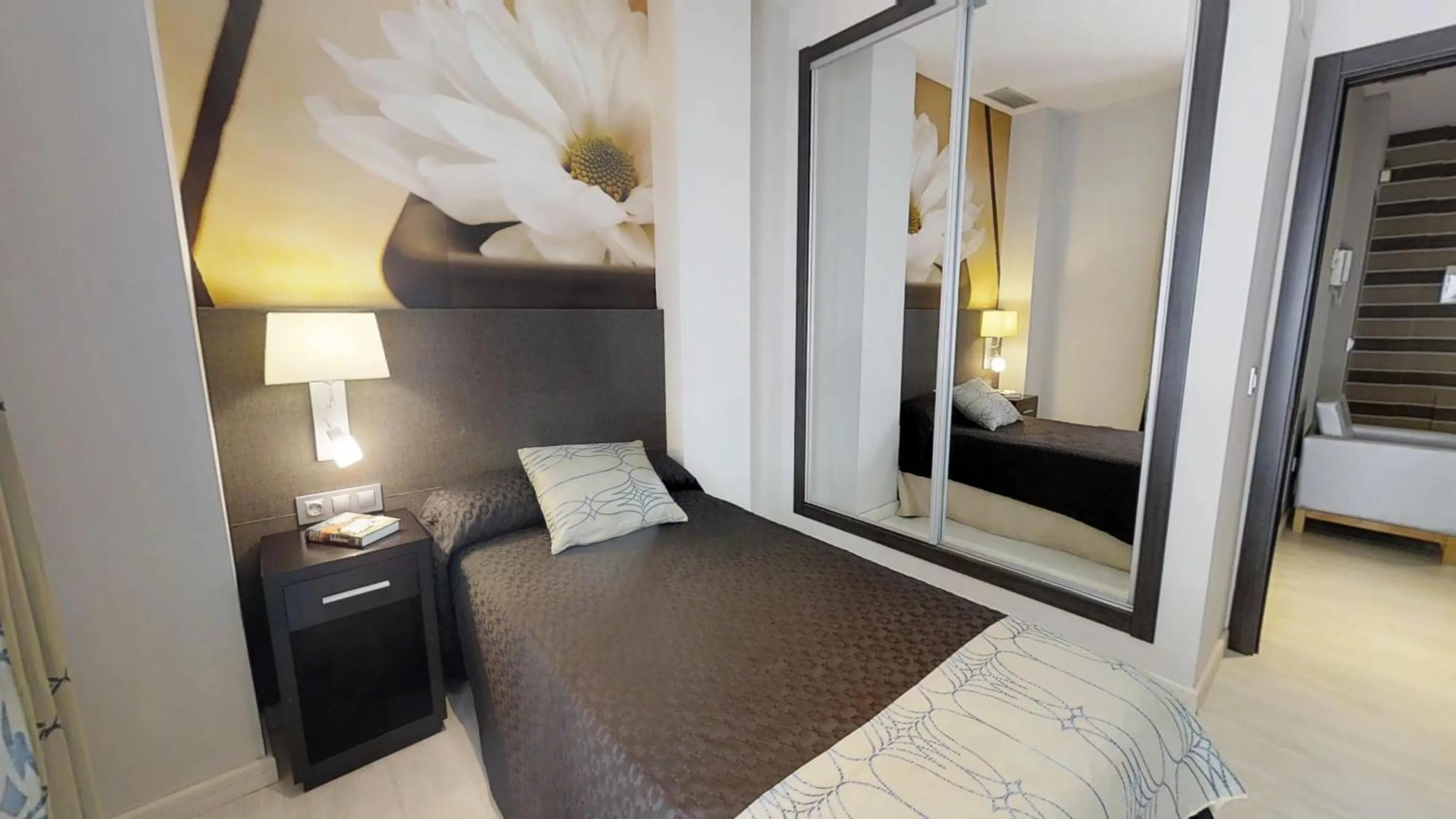 Bed in Leo Deluxe Punta Umbría